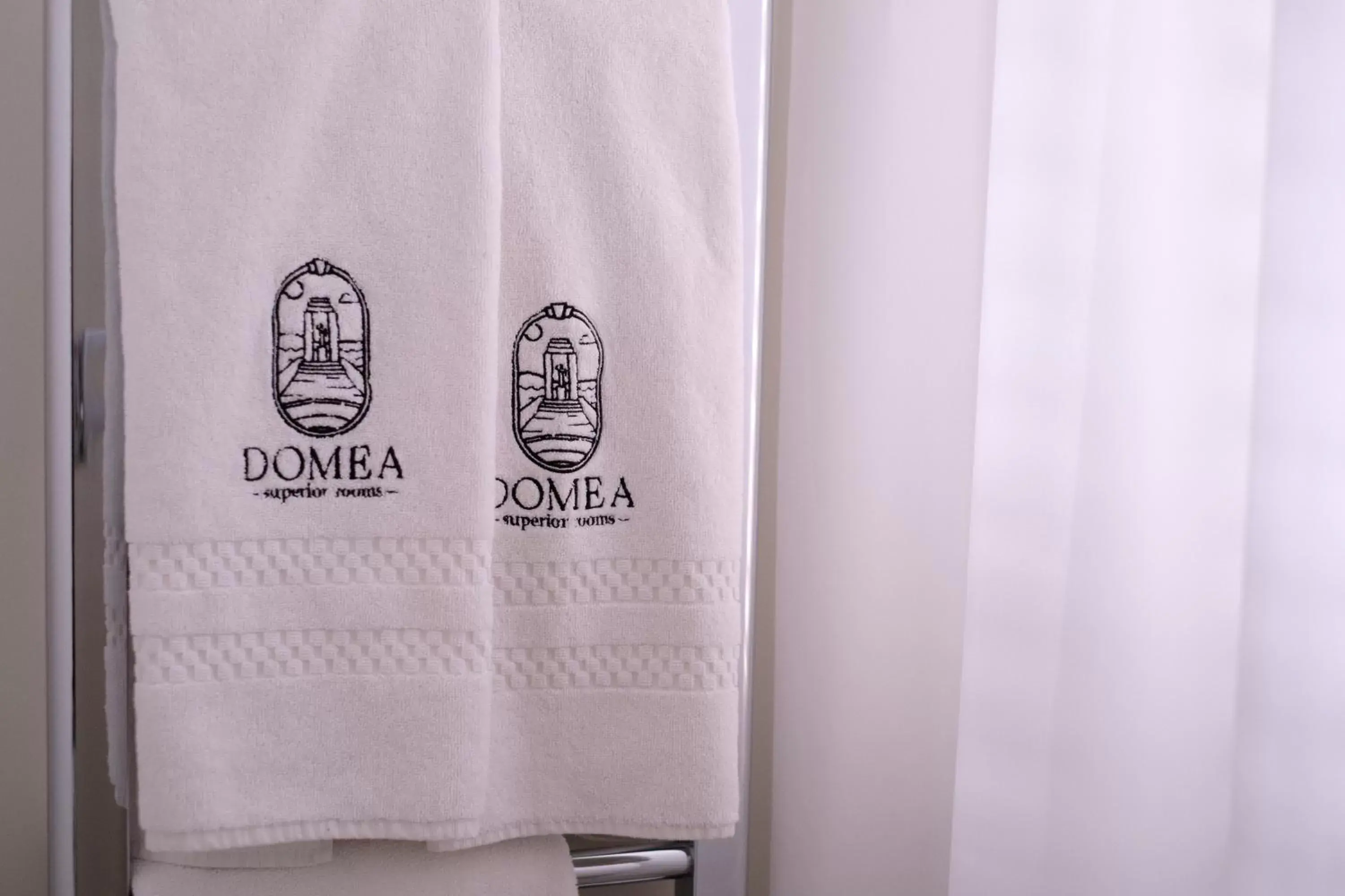 Shower in Domea Superior Rooms Bed and Breakfast