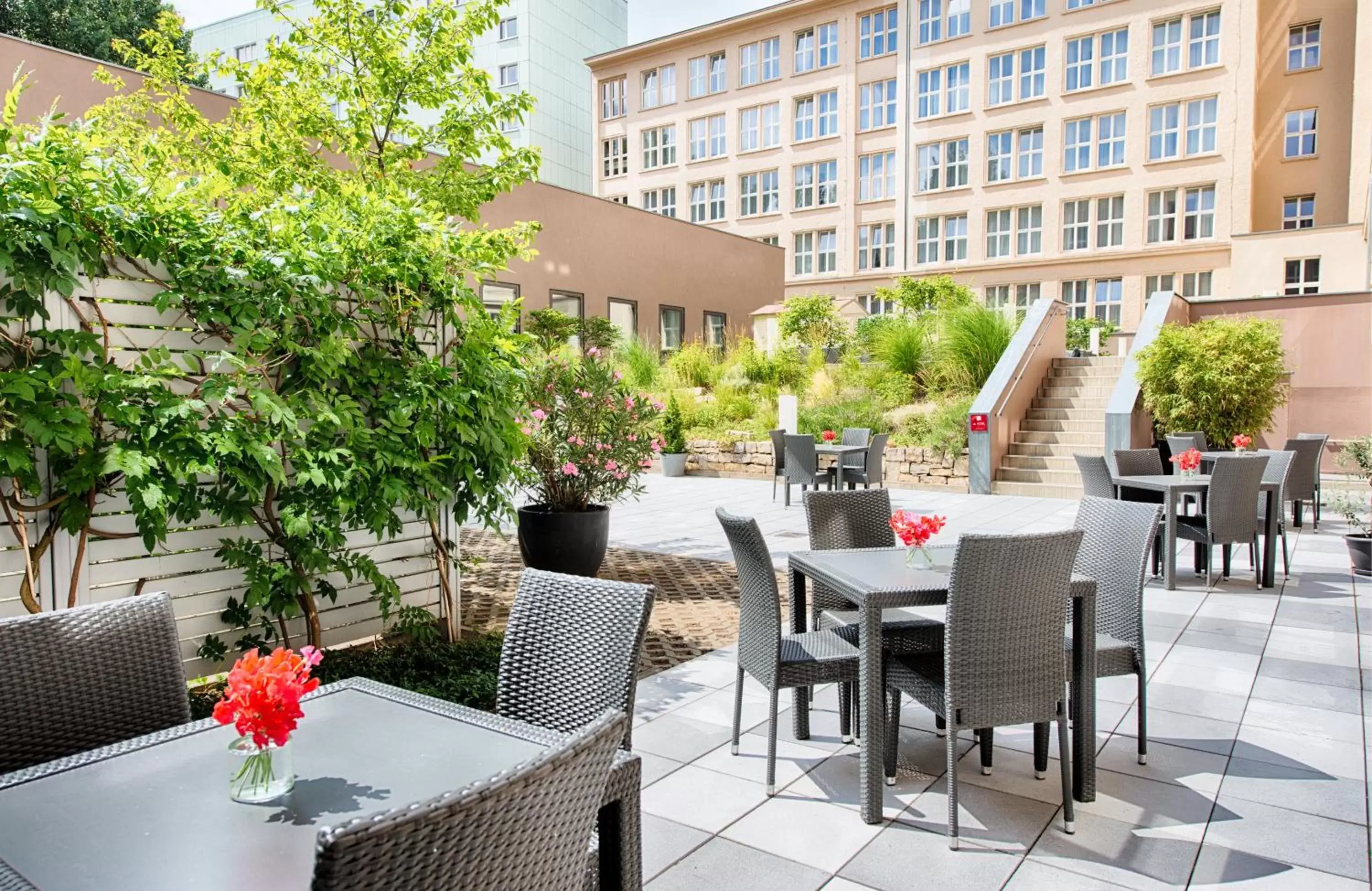 Balcony/Terrace, Restaurant/Places to Eat in Leonardo Royal Hotel Berlin Alexanderplatz