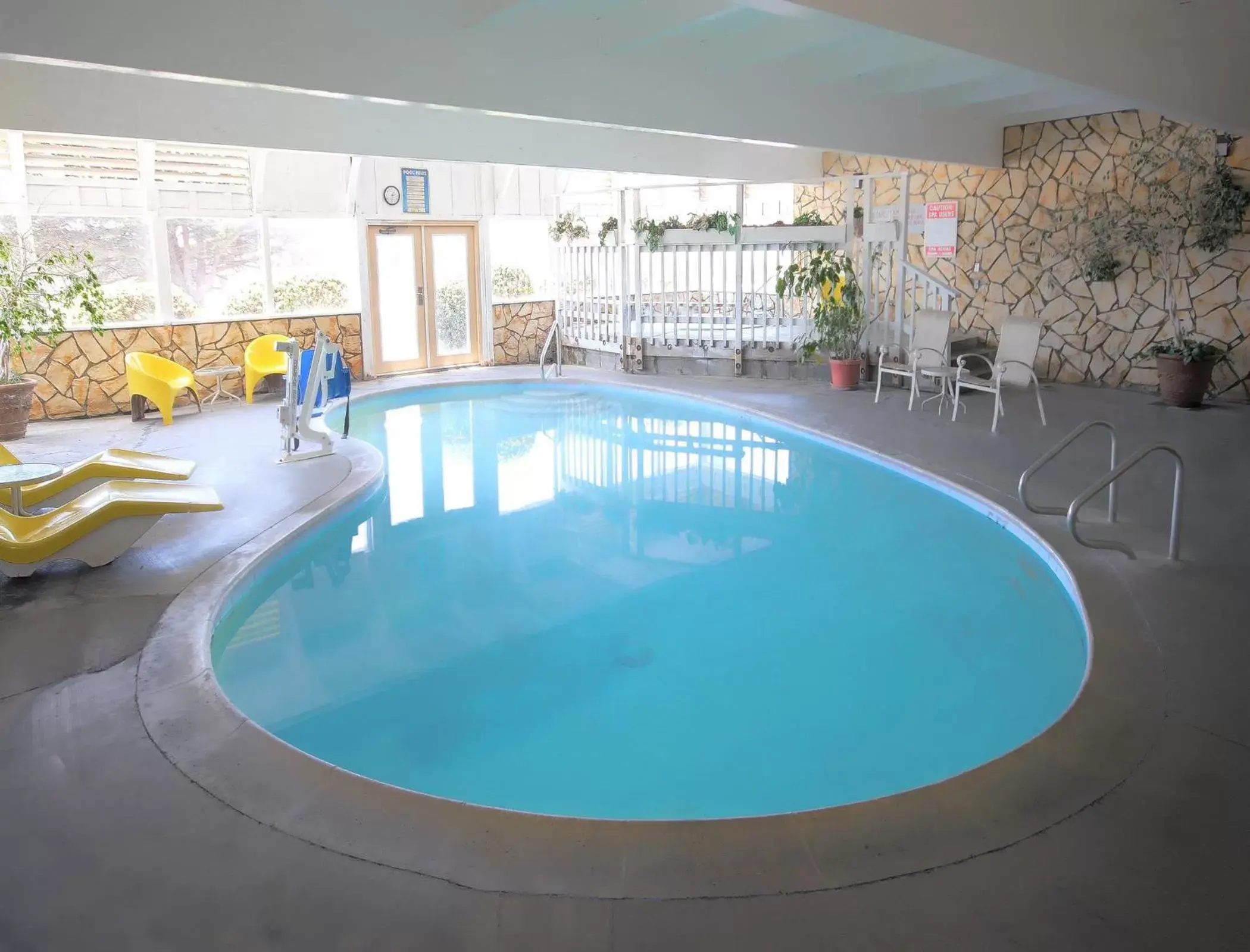 Swimming Pool in Silver Surf Motel