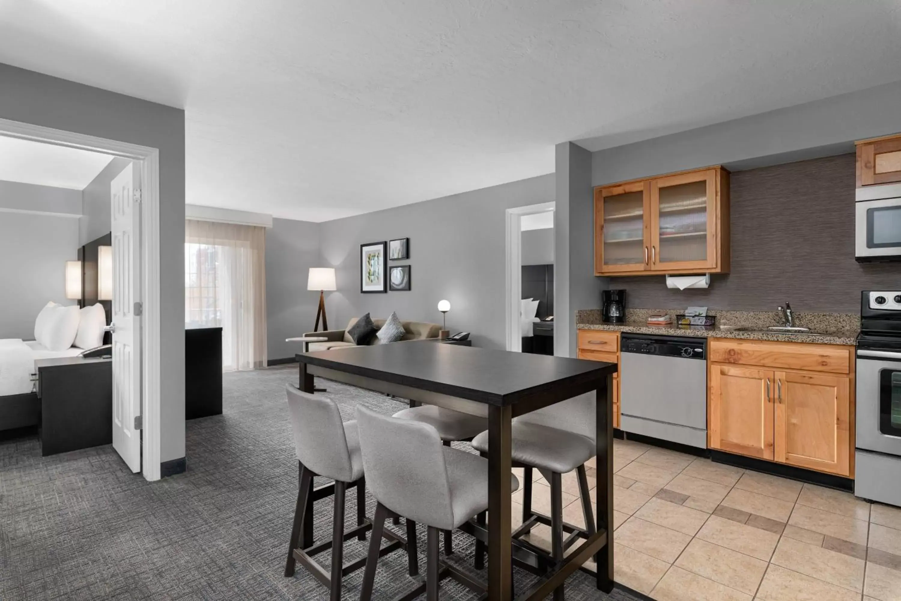 Bedroom, Kitchen/Kitchenette in Residence Inn by Marriott Salt Lake City Downtown