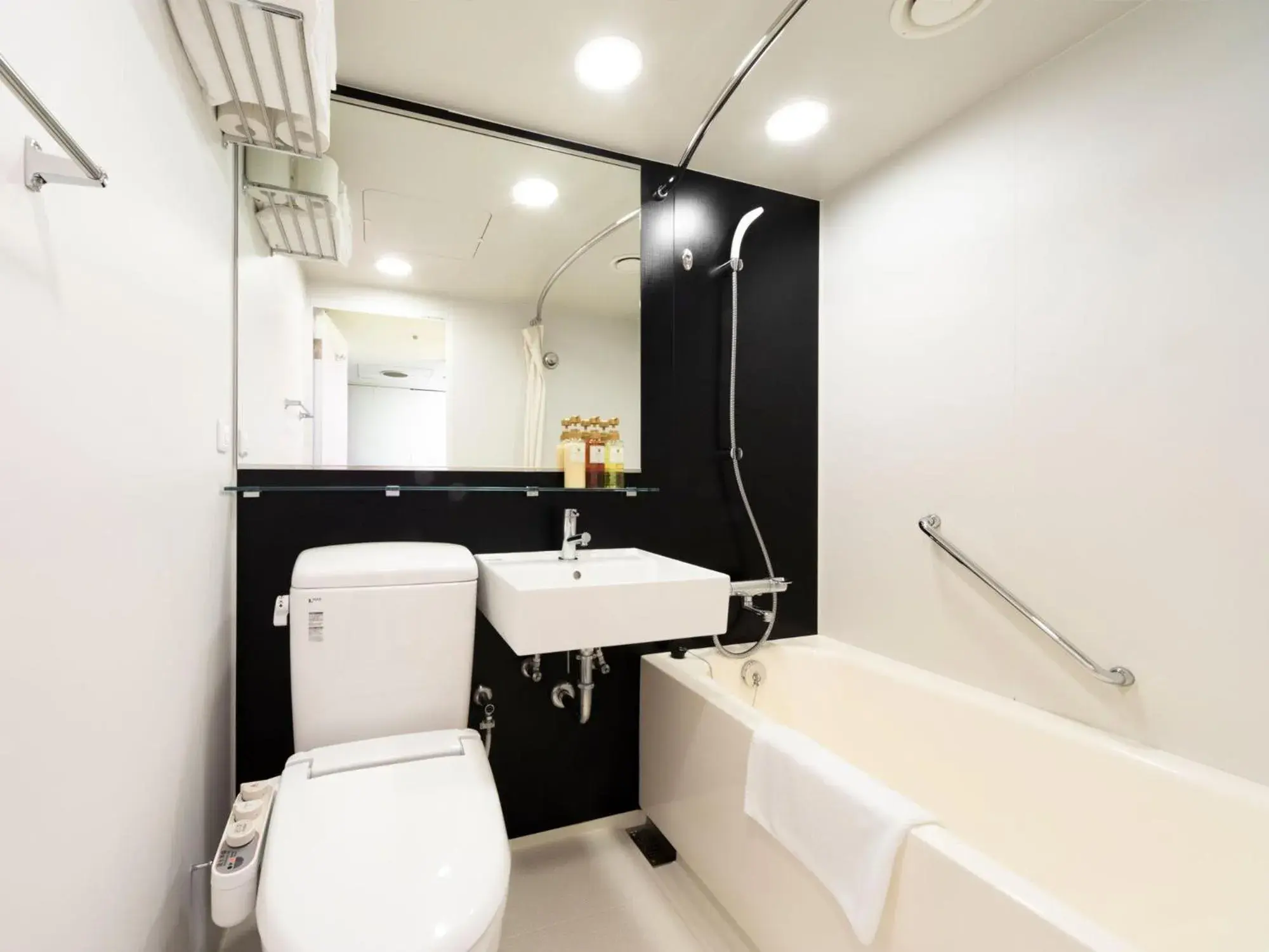 Bathroom in Hotel Awina Osaka
