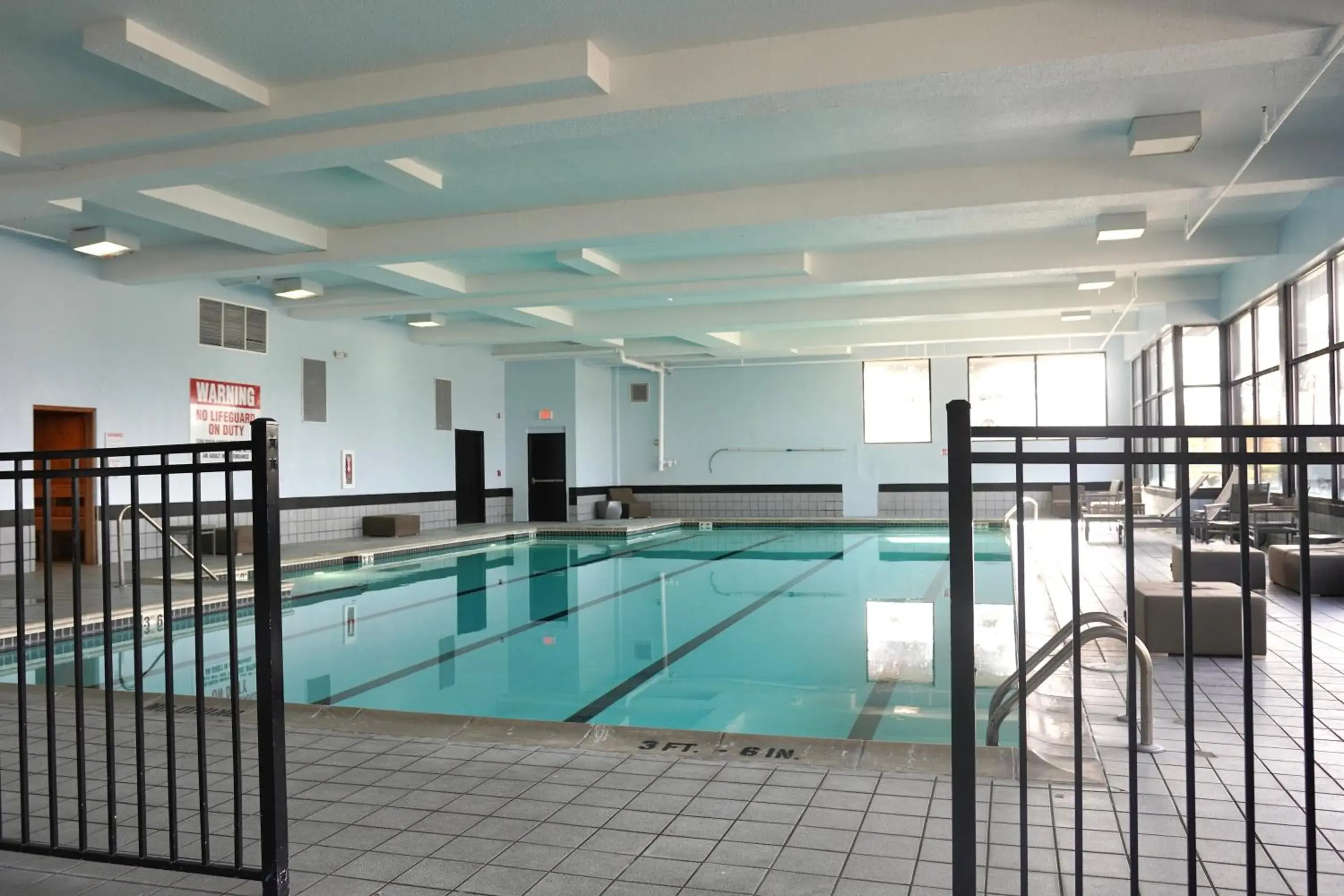 Pool view, Swimming Pool in American Inn & Suites