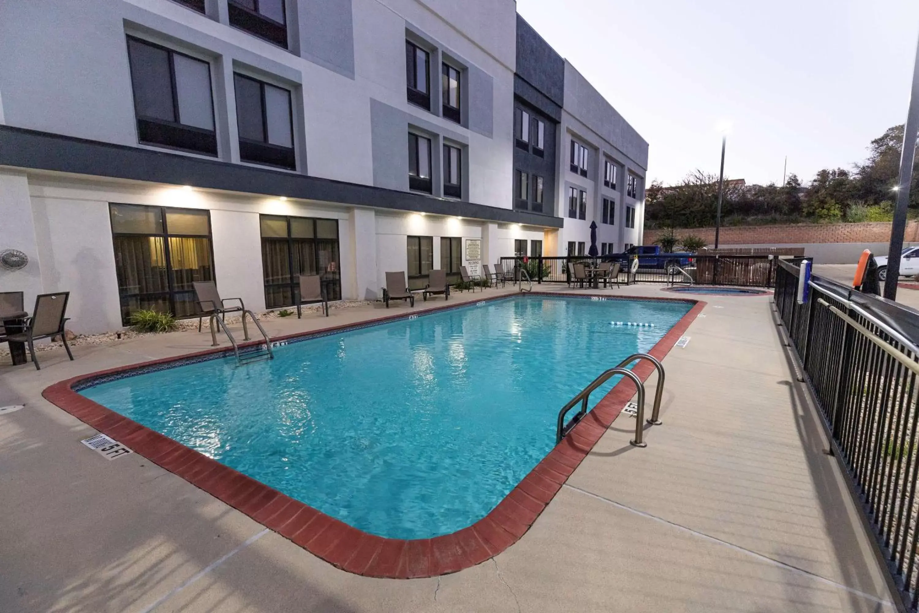 Swimming Pool in Hampton Inn Kerrville