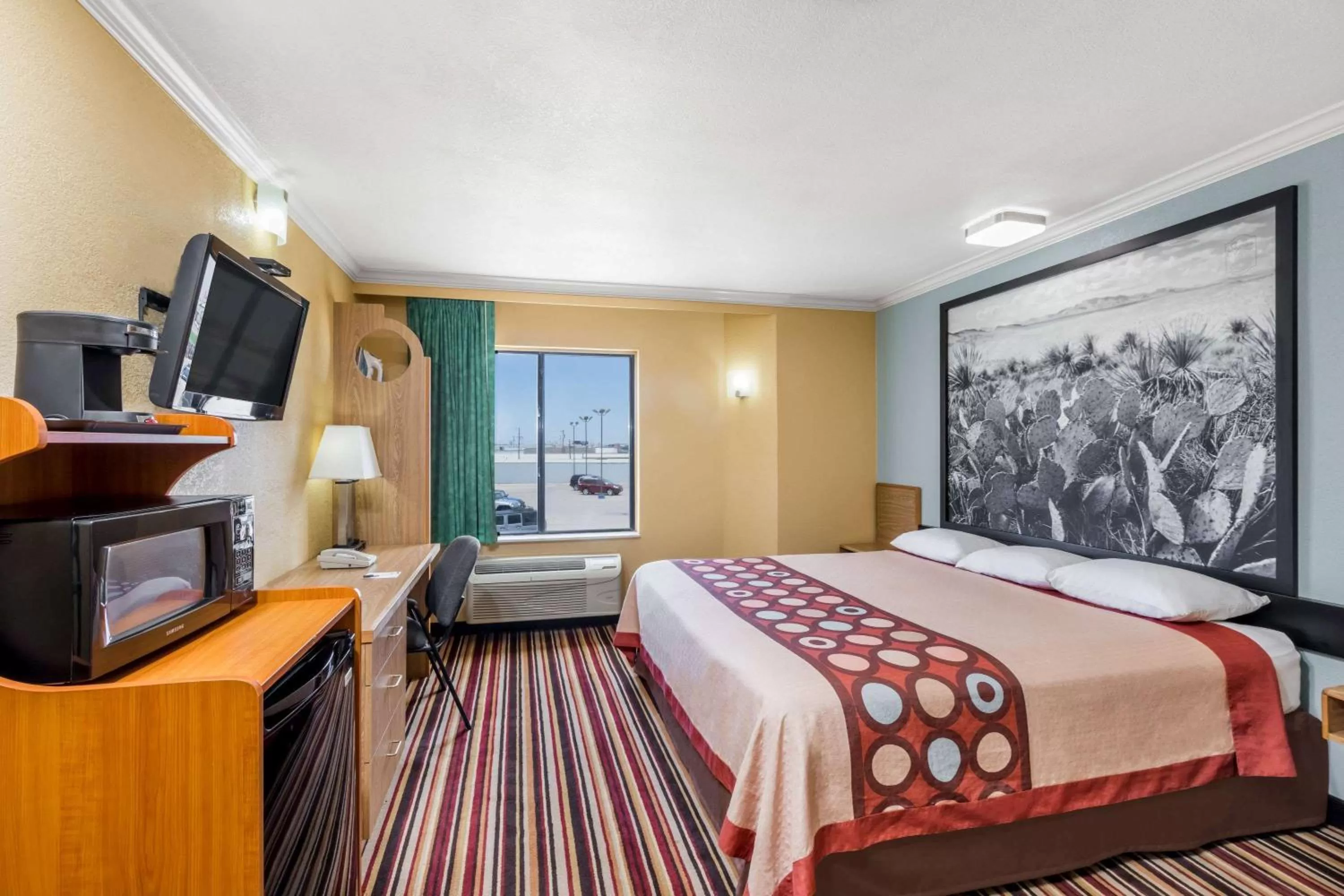 Photo of the whole room, Bed in Super 8 by Wyndham Midland