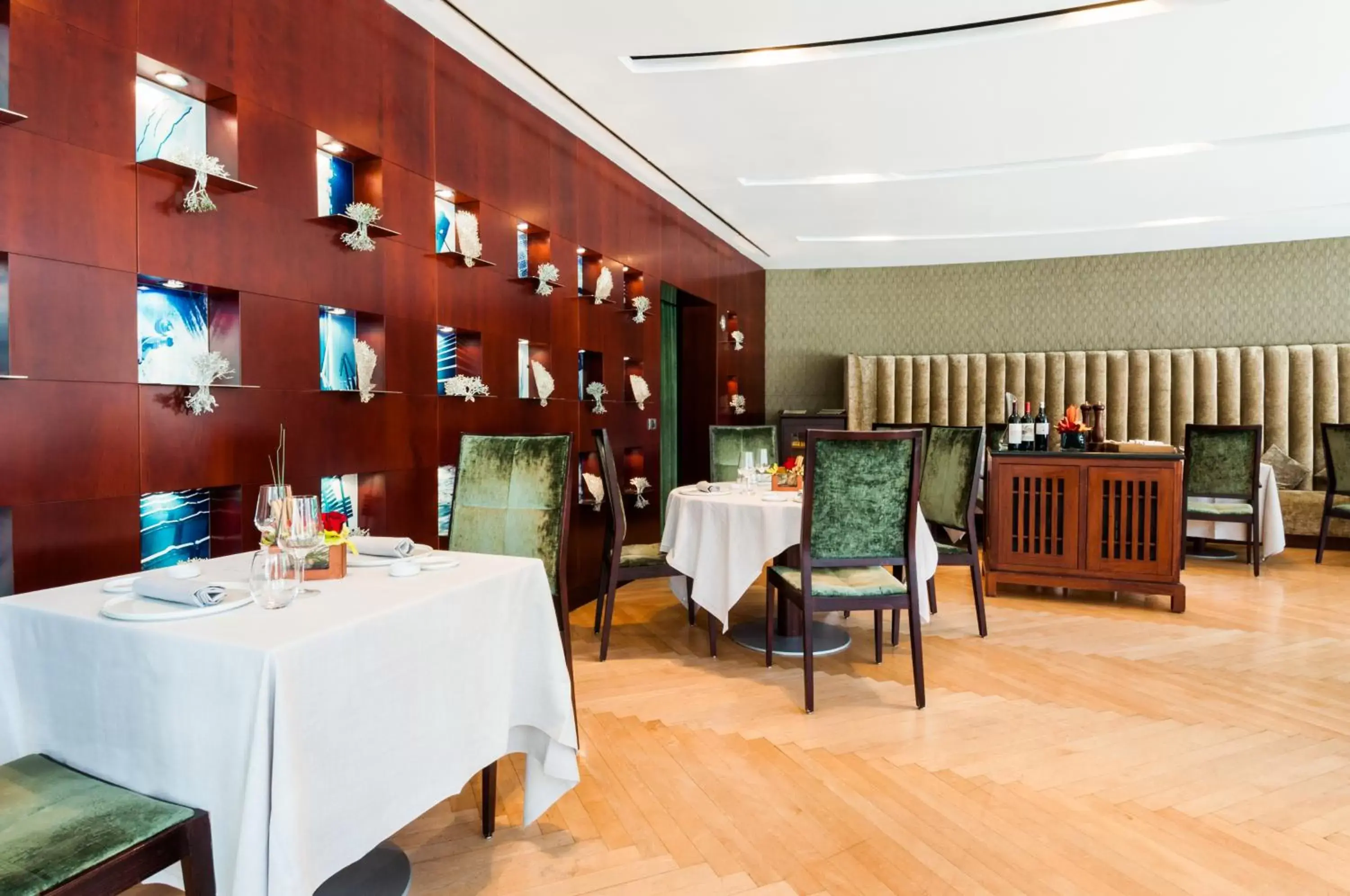 Restaurant/Places to Eat in Eurostars Grand Marina Hotel GL