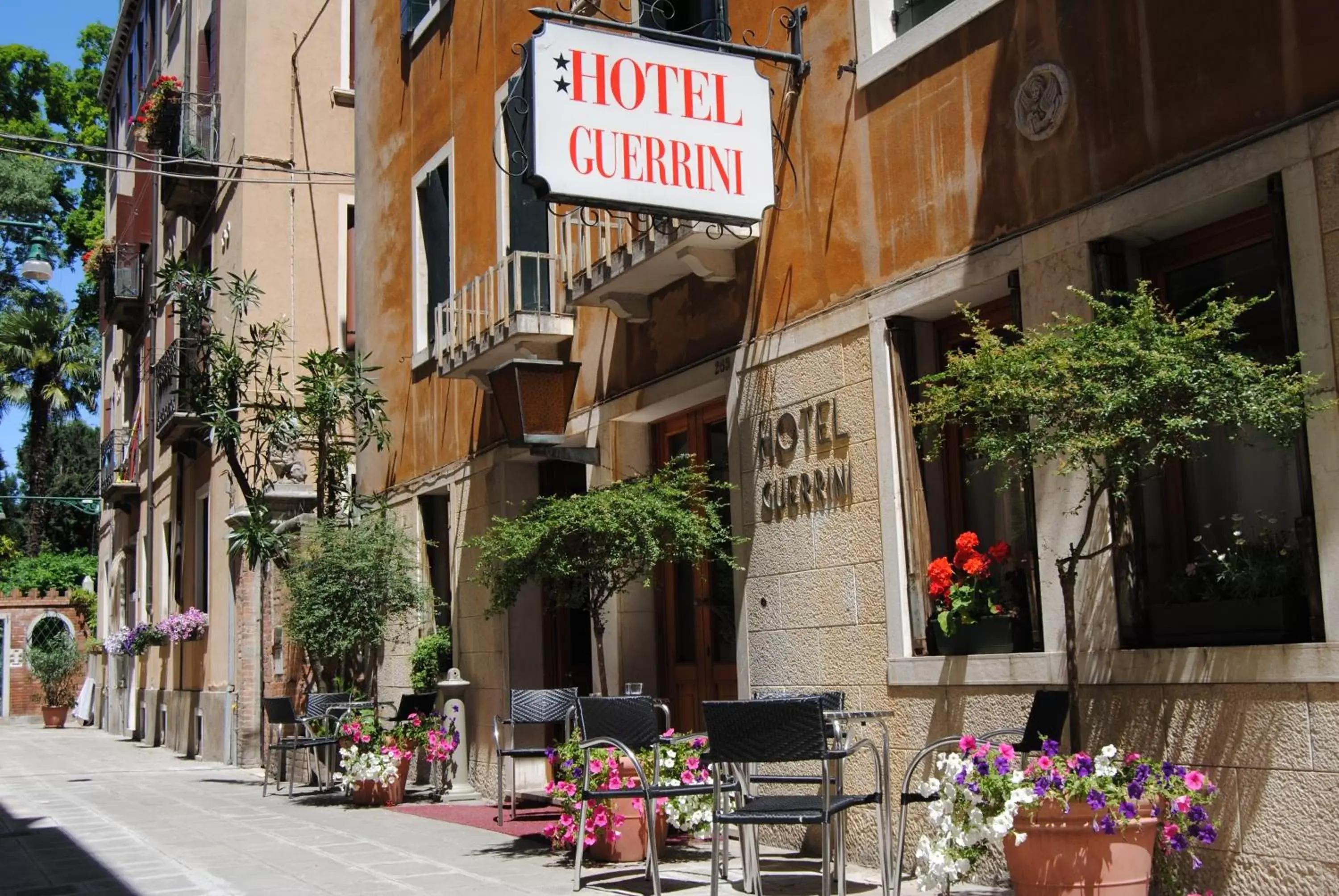 Facade/entrance in Hotel Guerrini