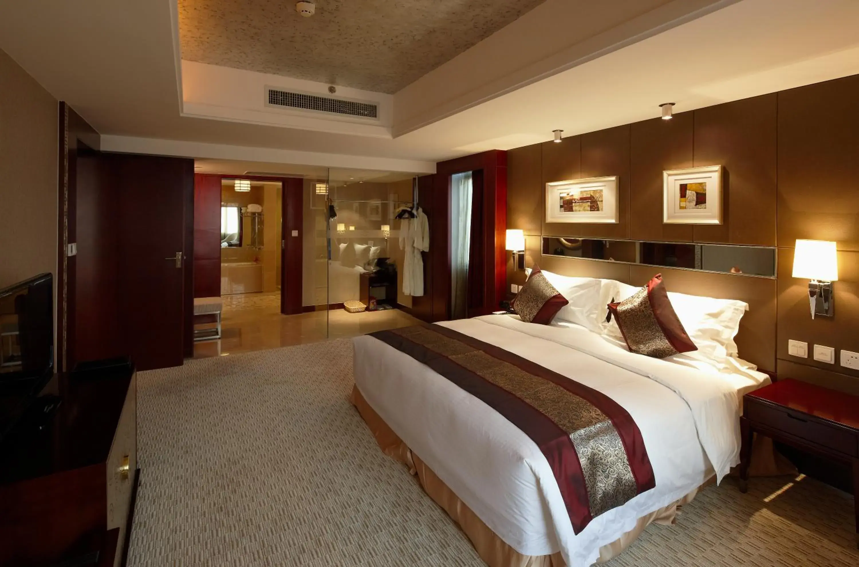 Bedroom, Bed in Vision Hotel