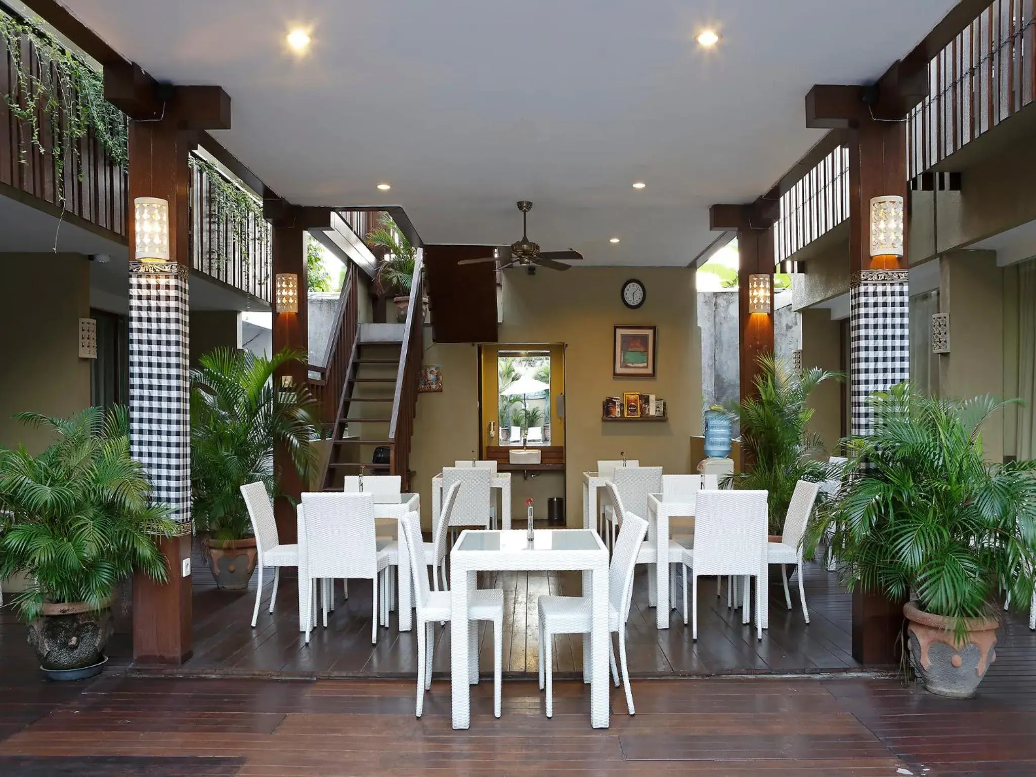 Restaurant/Places to Eat in Devata Suite & Residence