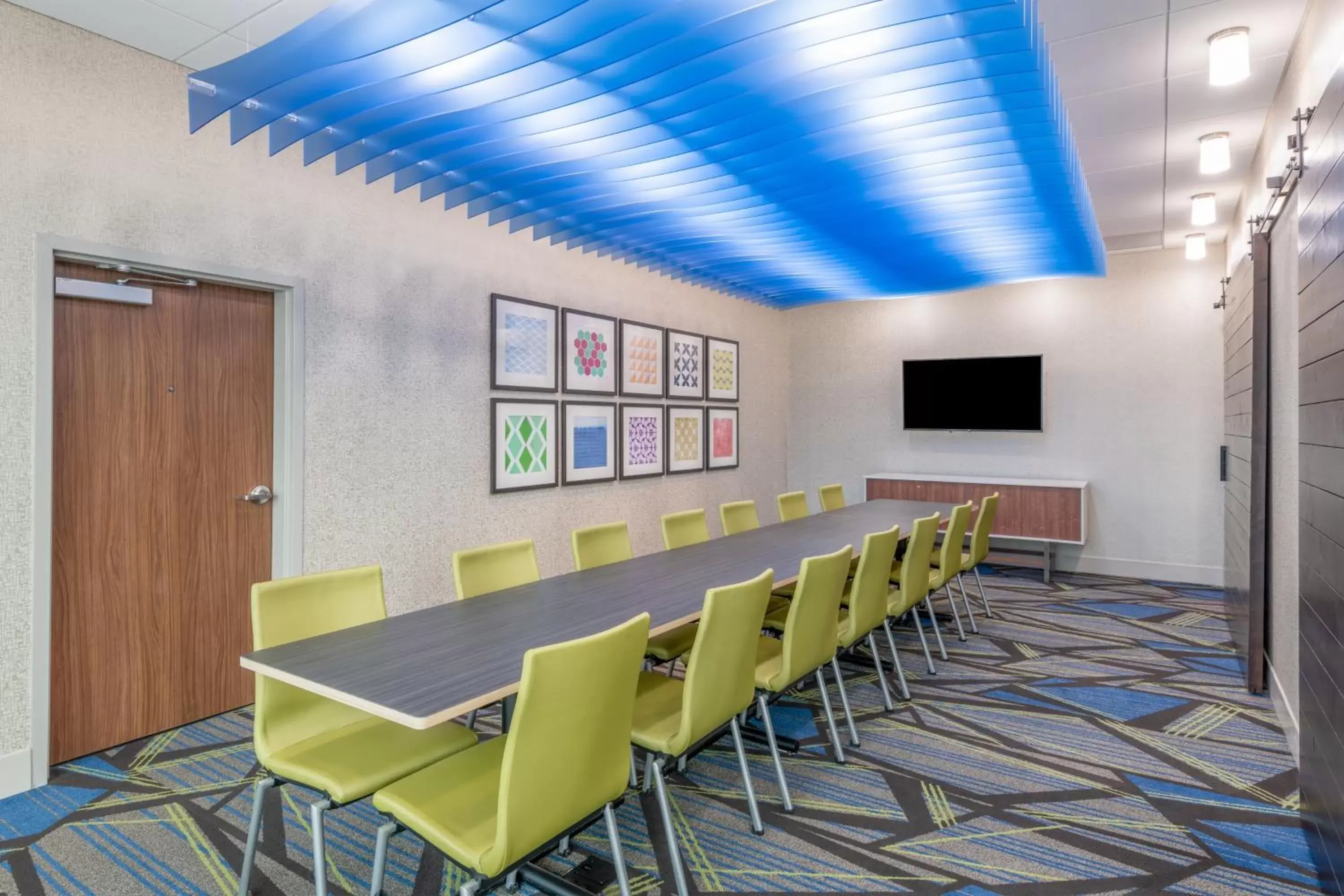 Meeting/conference room, Business Area/Conference Room in Holiday Inn Express & Suites - Phoenix - Airport North, an IHG Hotel