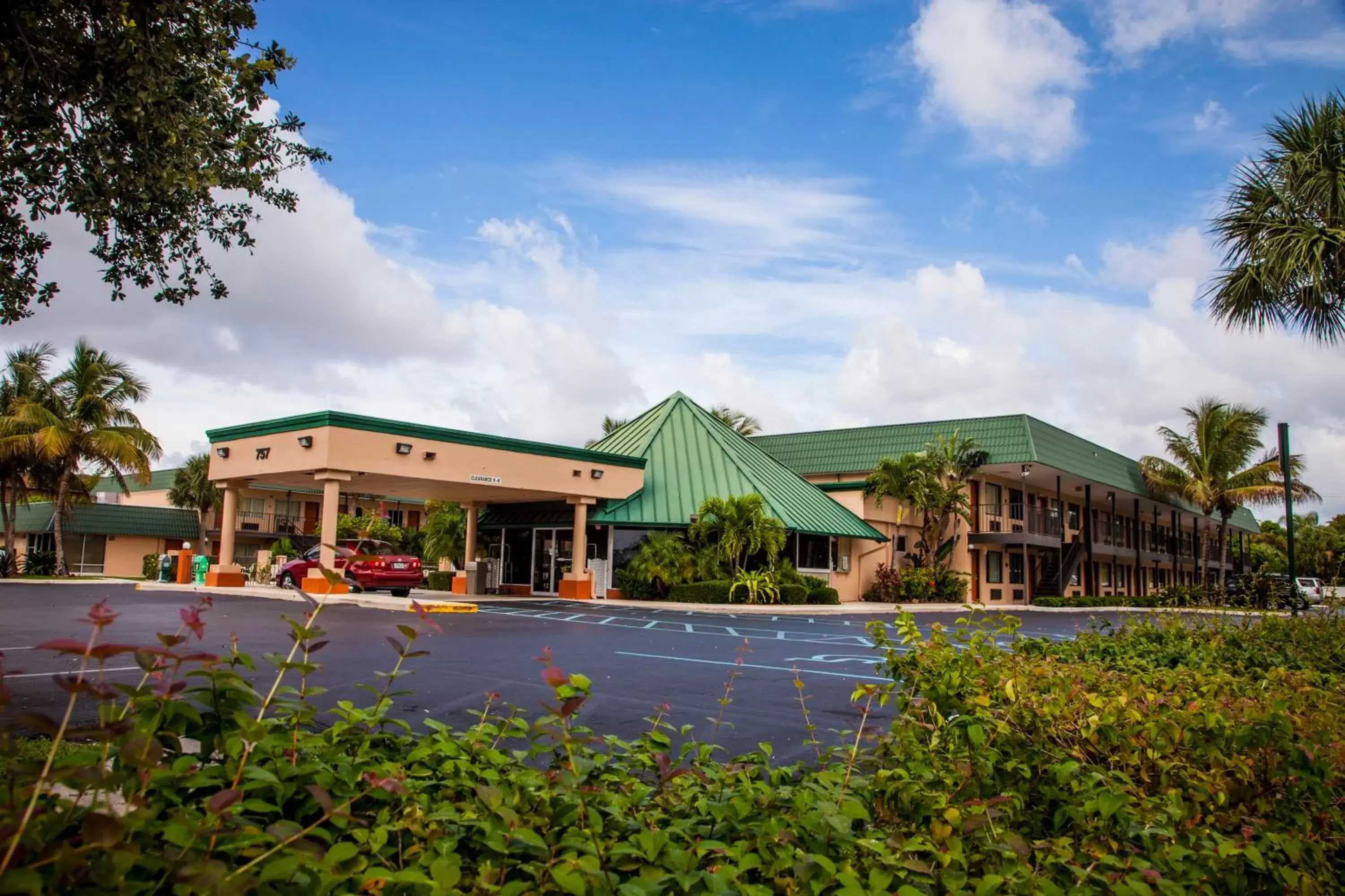 Facade/entrance, Property Building in Super 8 by Wyndham North Palm Beach