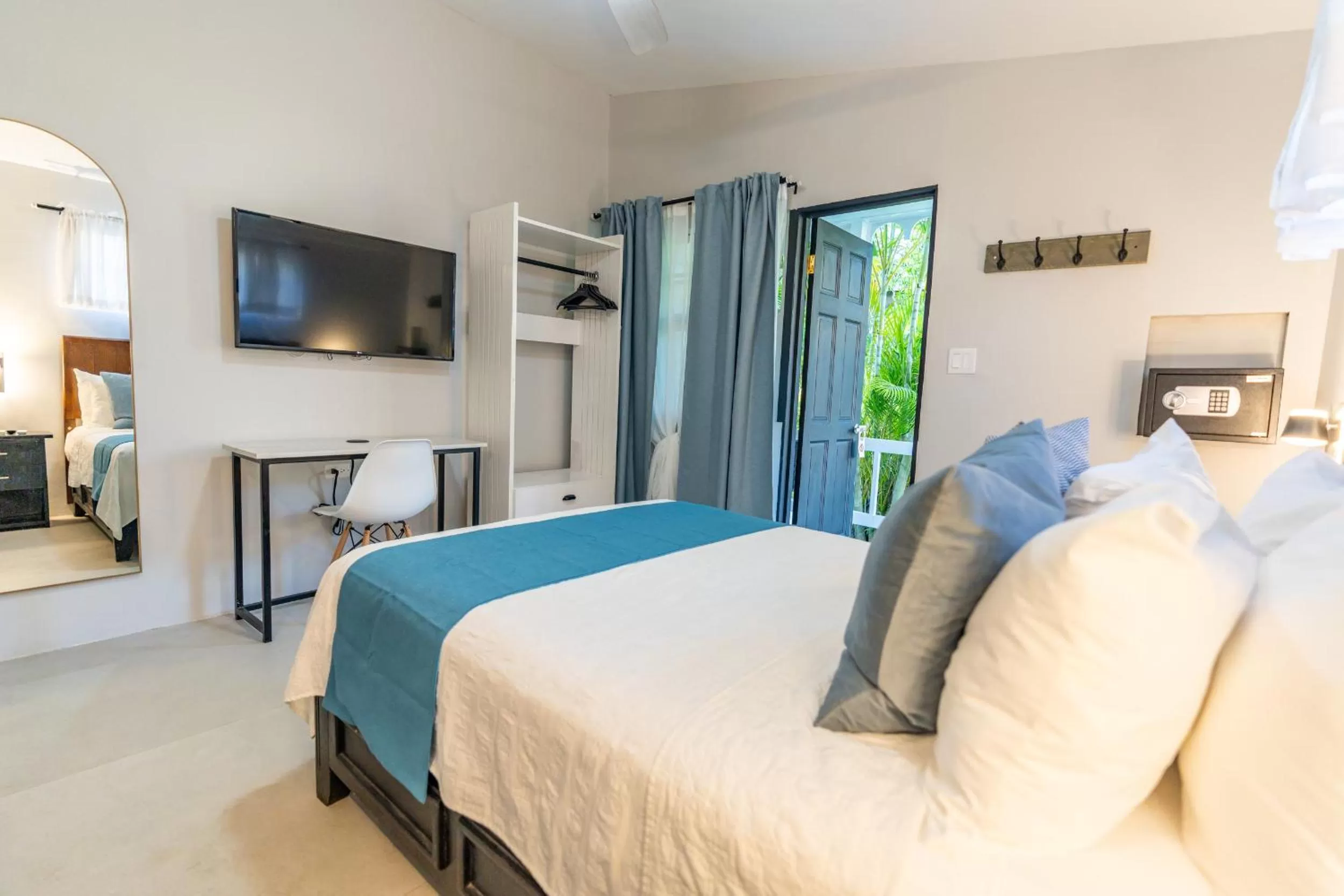 Bed in Travellers Beach Resort