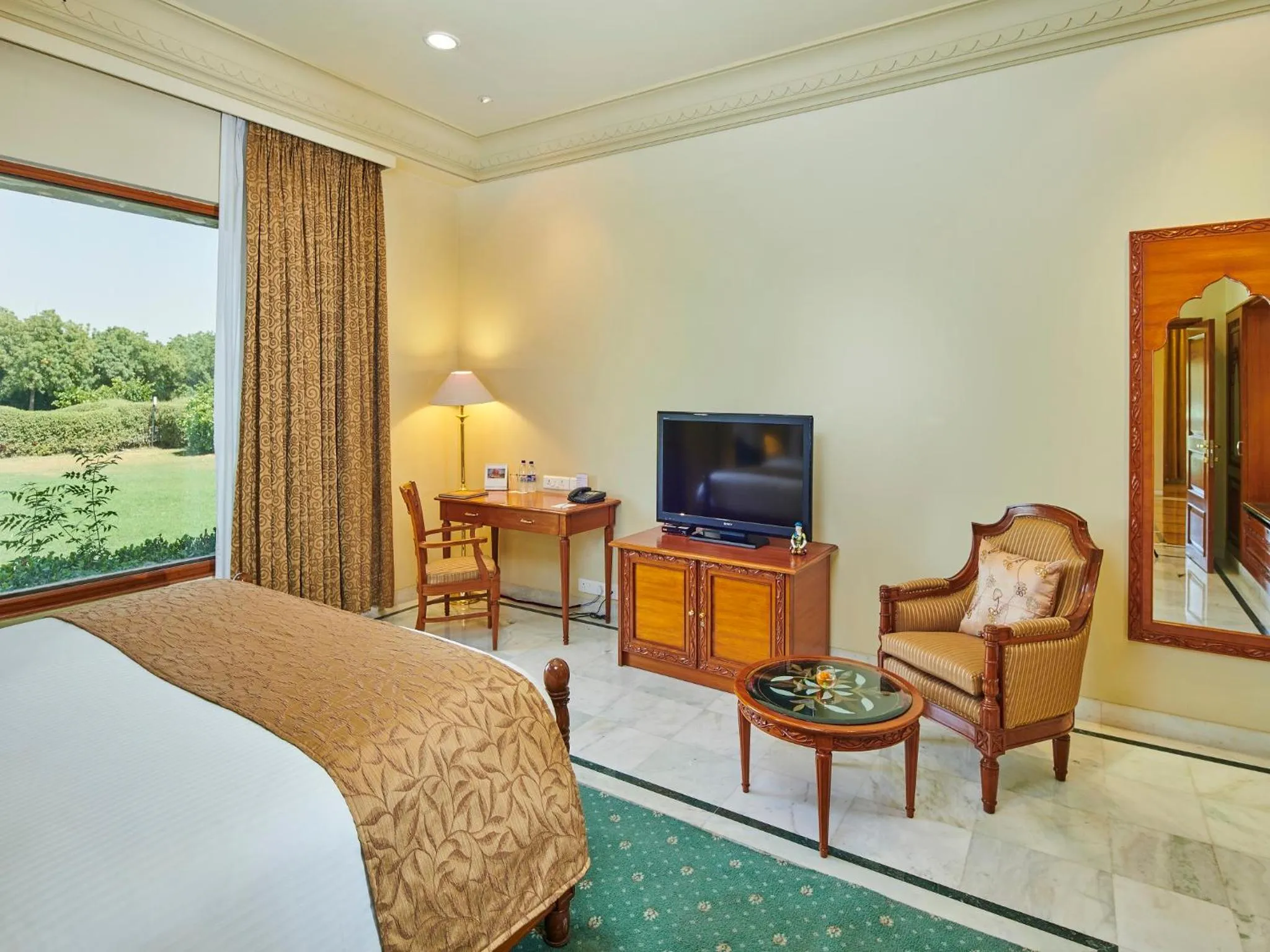 TV and multimedia, Bed in The Ummed Jodhpur Palace Resort & Spa