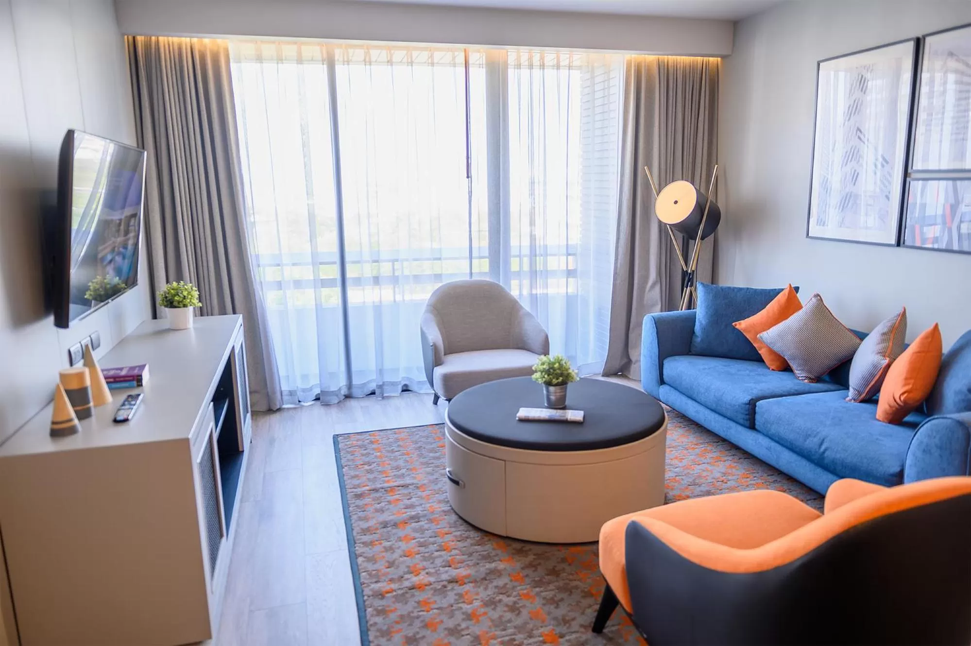 Library in Oakwood Residence Sukhumvit Thonglor Bangkok