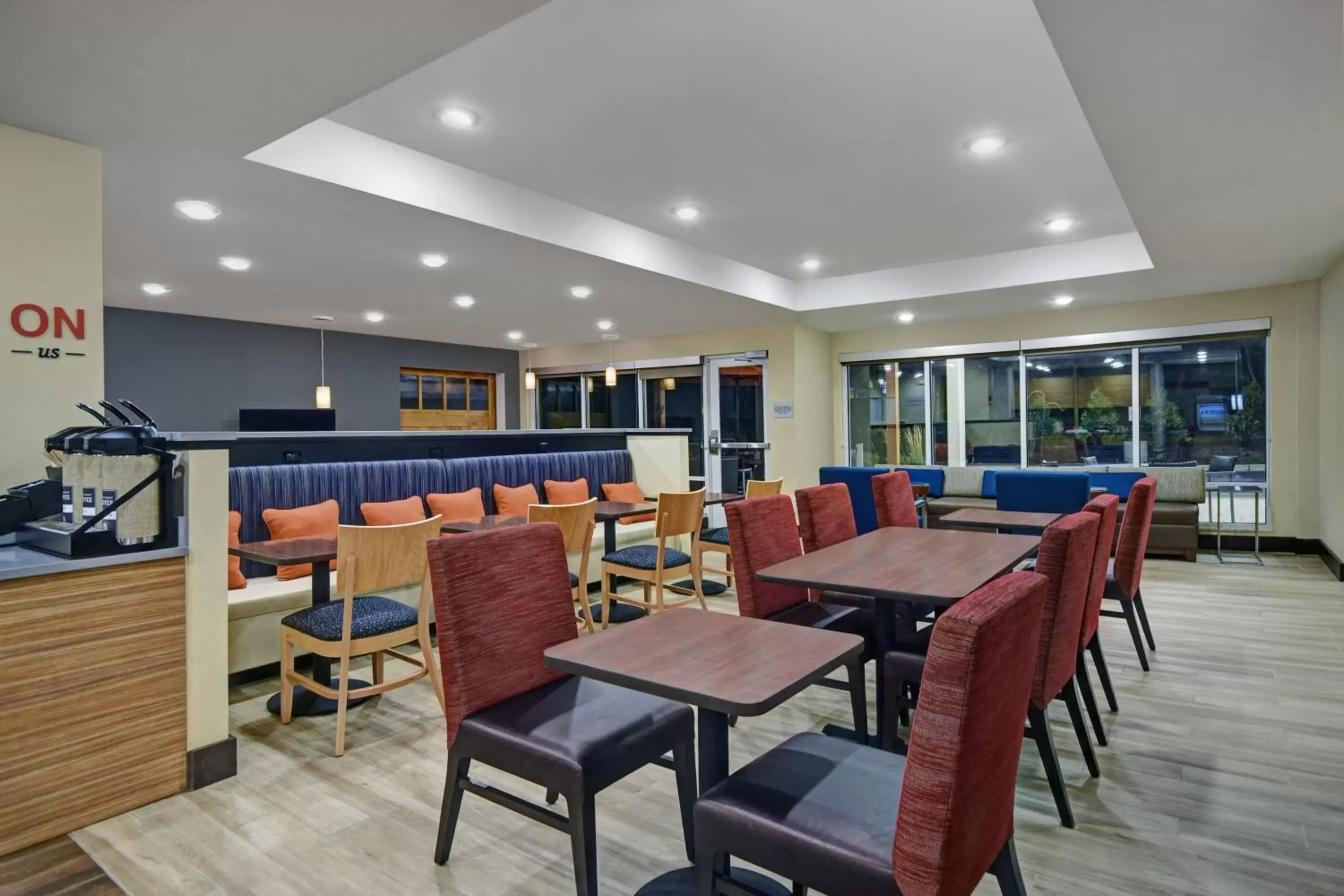 Breakfast, Restaurant/Places to Eat in TownePlace Suites by Marriott Grand Rapids Wyoming