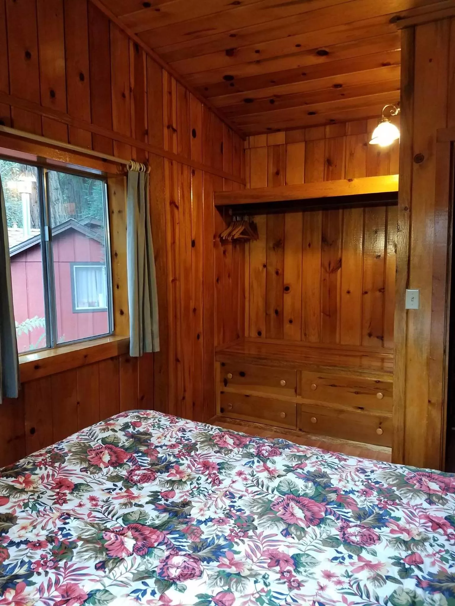 Bed in Fern River Resort