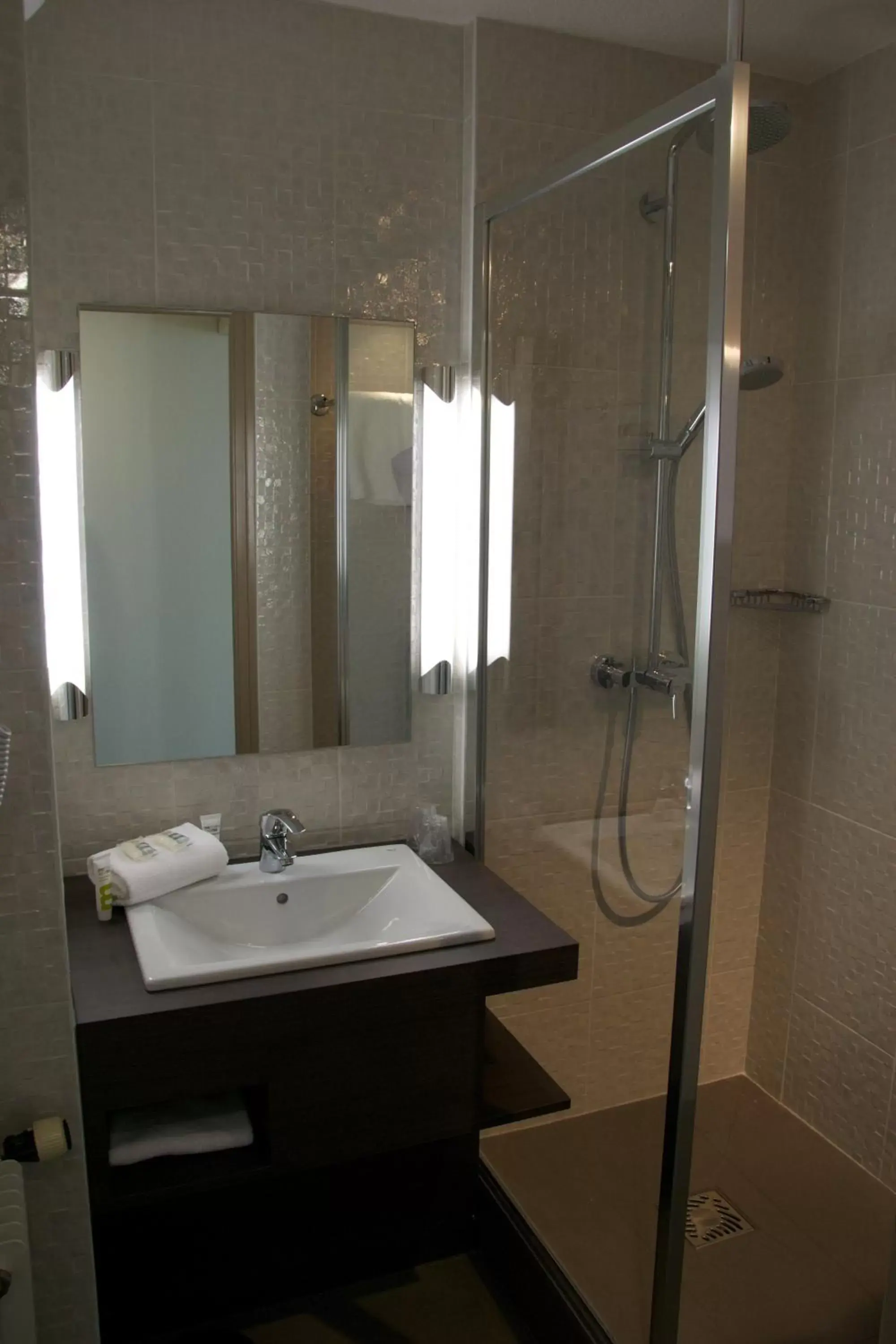Shower, Bathroom in Mercure Vannes Le Port