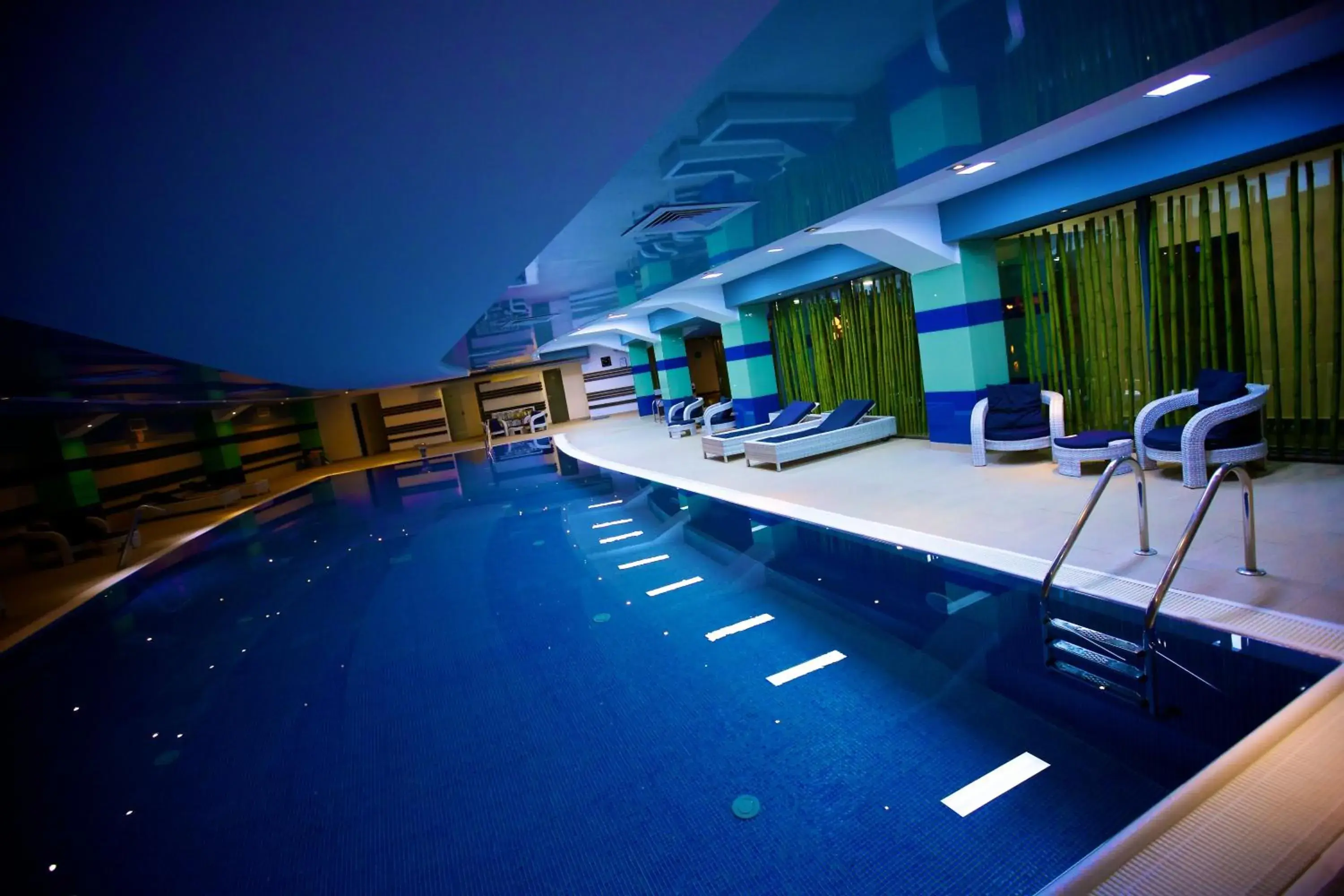 Swimming Pool in Hotel Delta 3