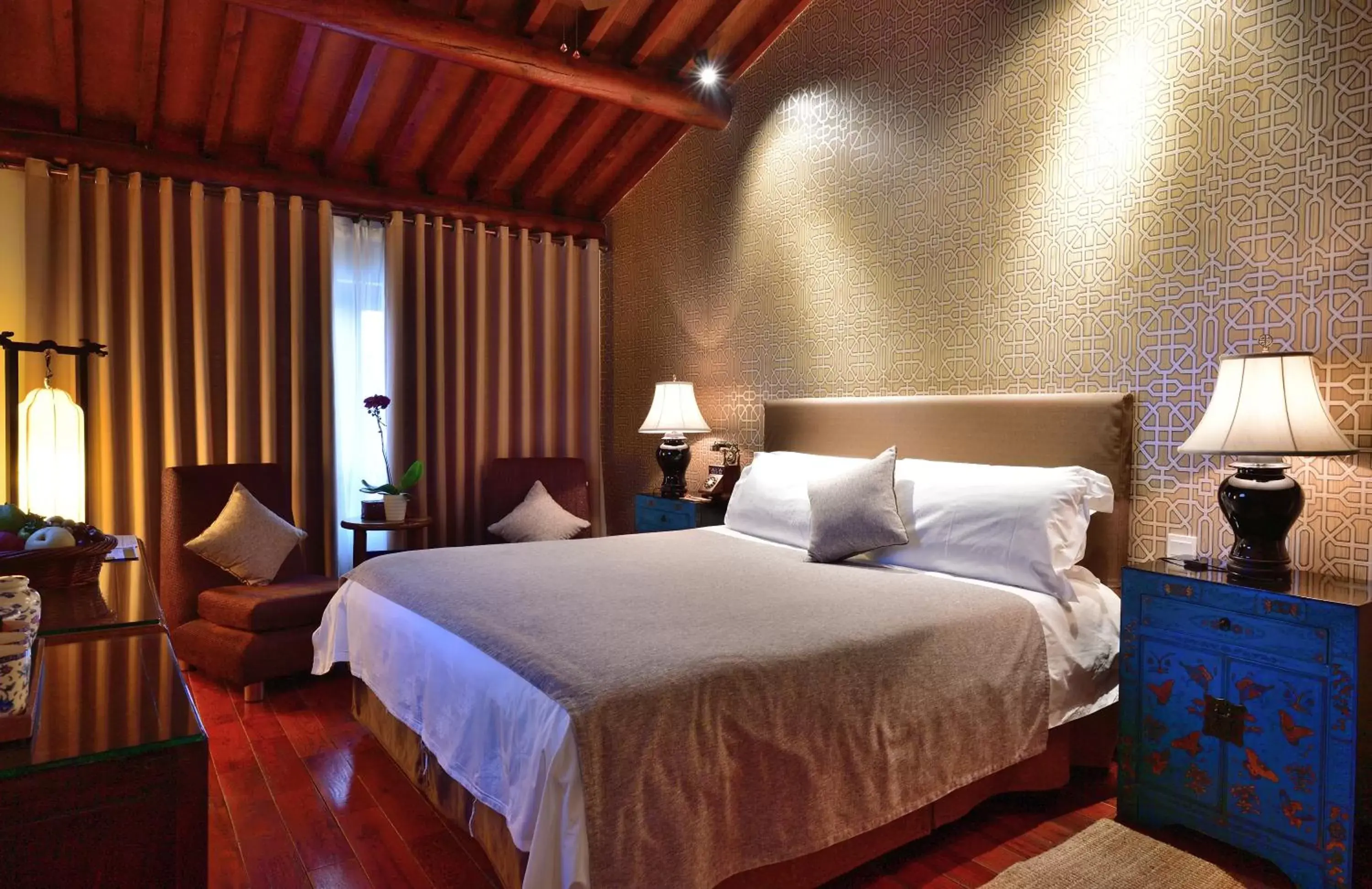Bedroom, Bed in Jingshan Garden Hotel