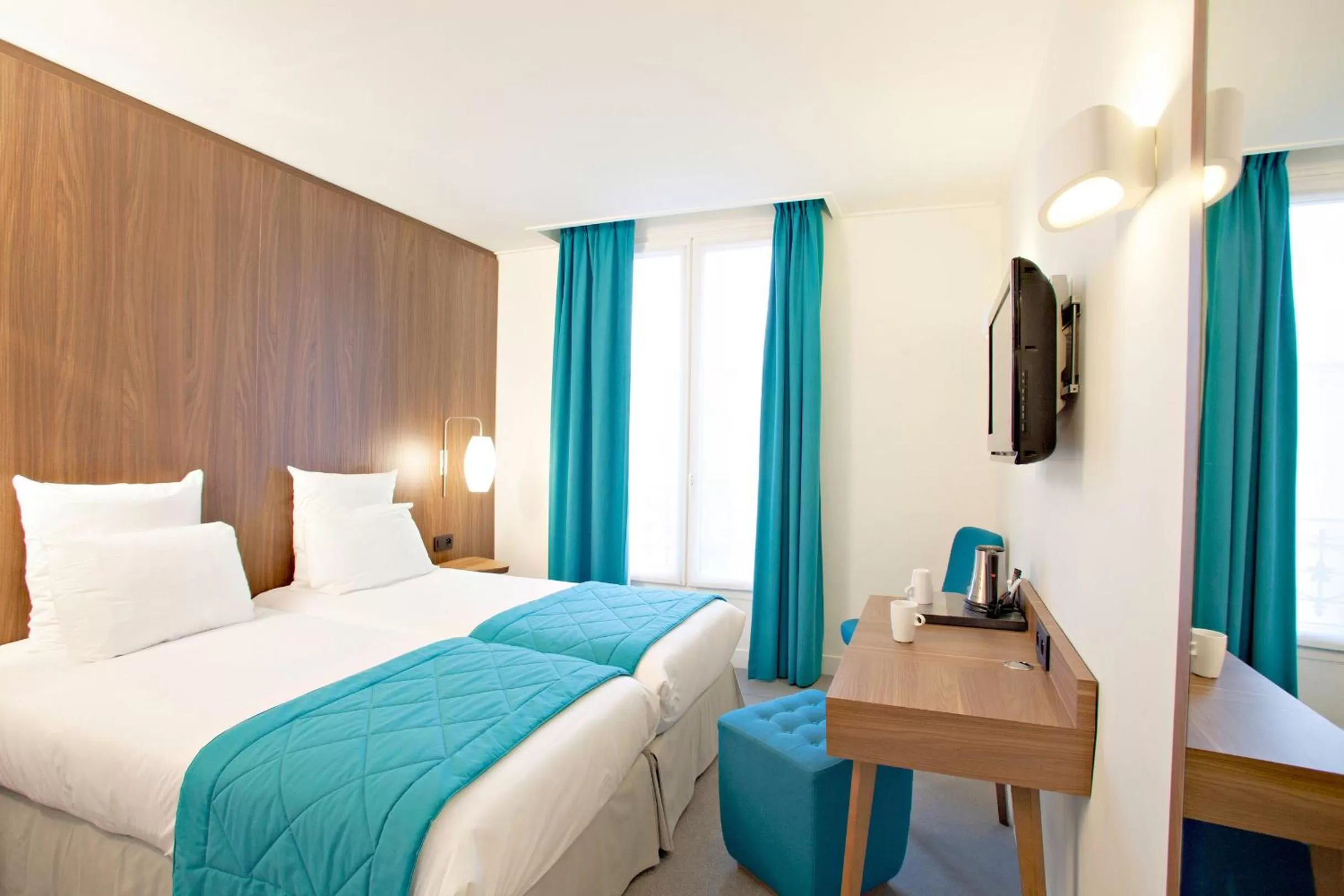 Coffee/tea facilities, Bed in Best Western Plus 61 Paris Nation Hotel