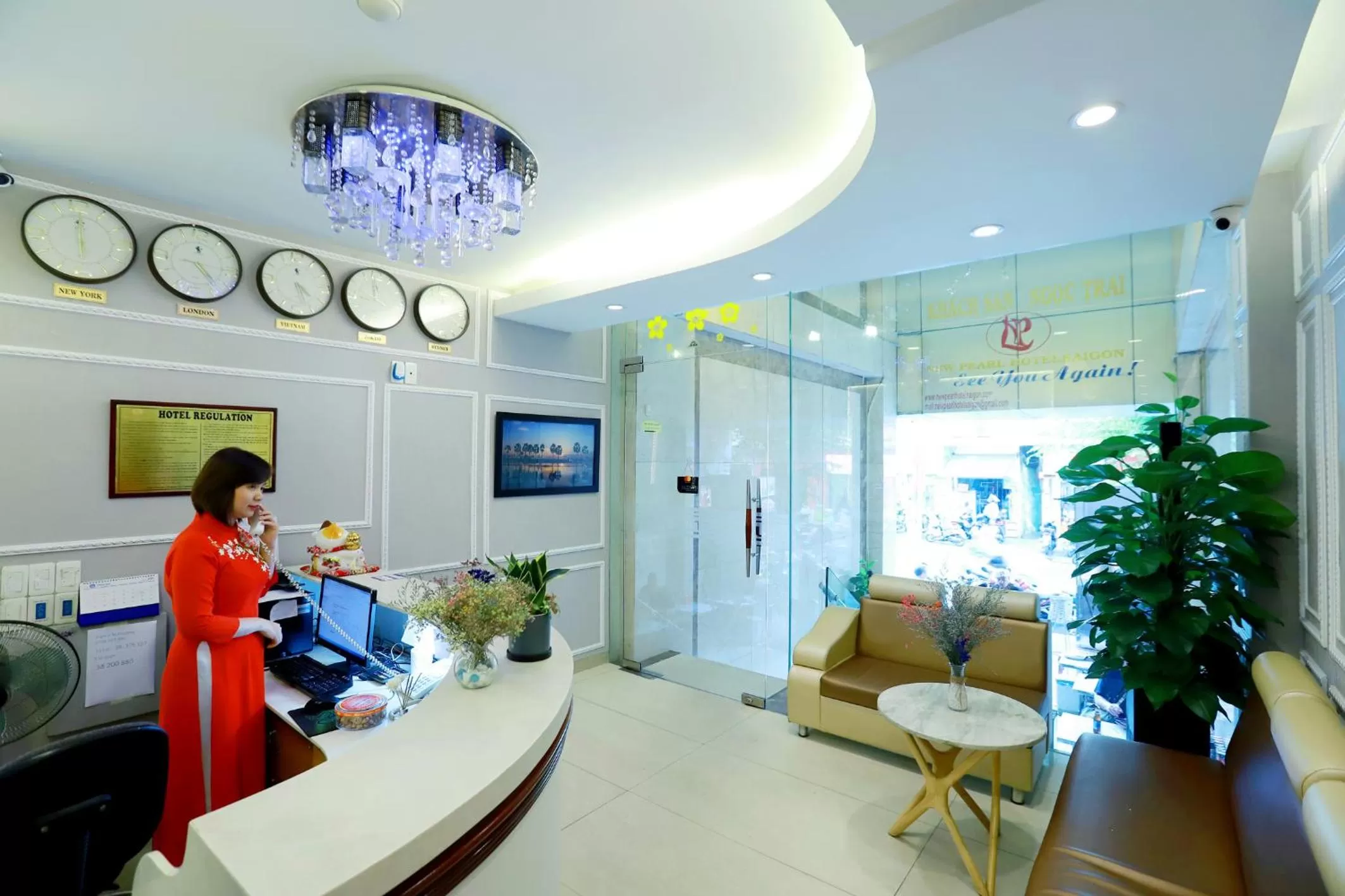 Facade/entrance in Lucky Star Hotel 266 De Tham