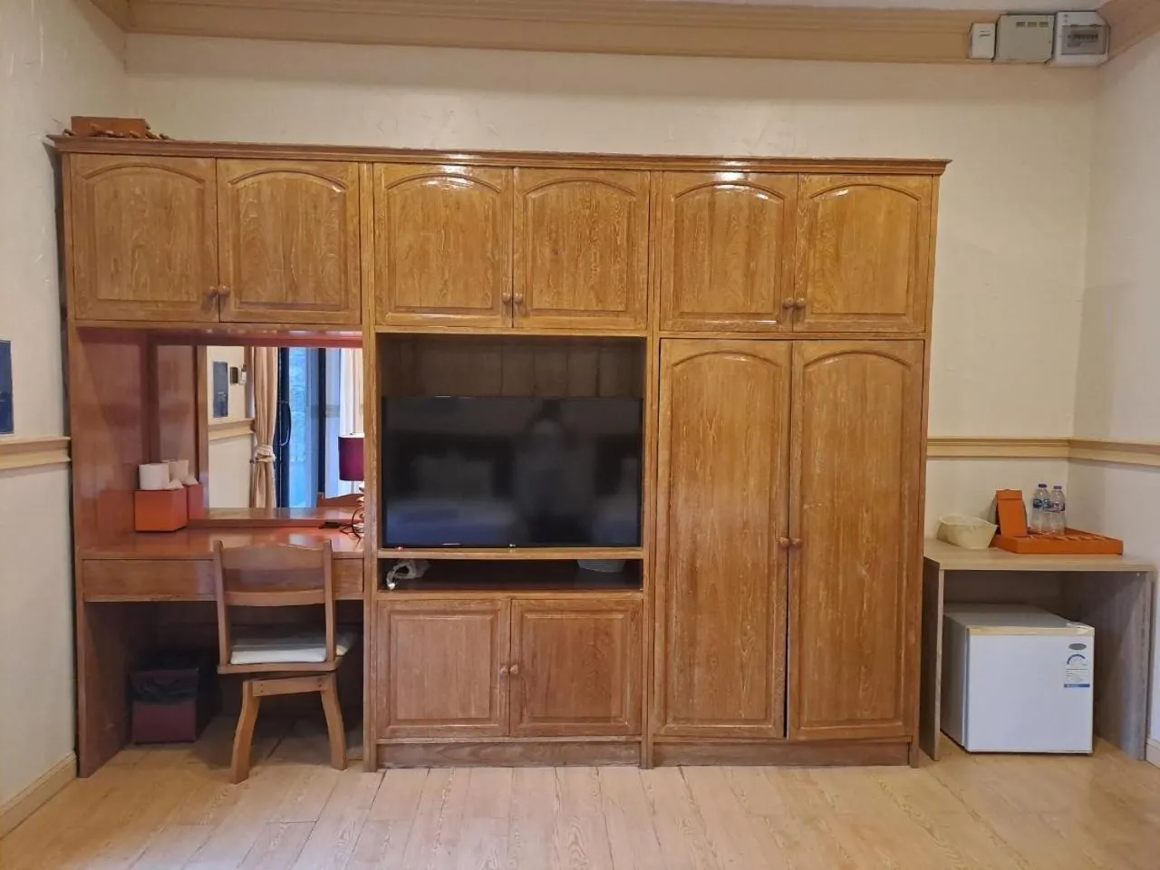 TV and multimedia, TV/Entertainment Center in PM Lake Mabprachan Pattaya