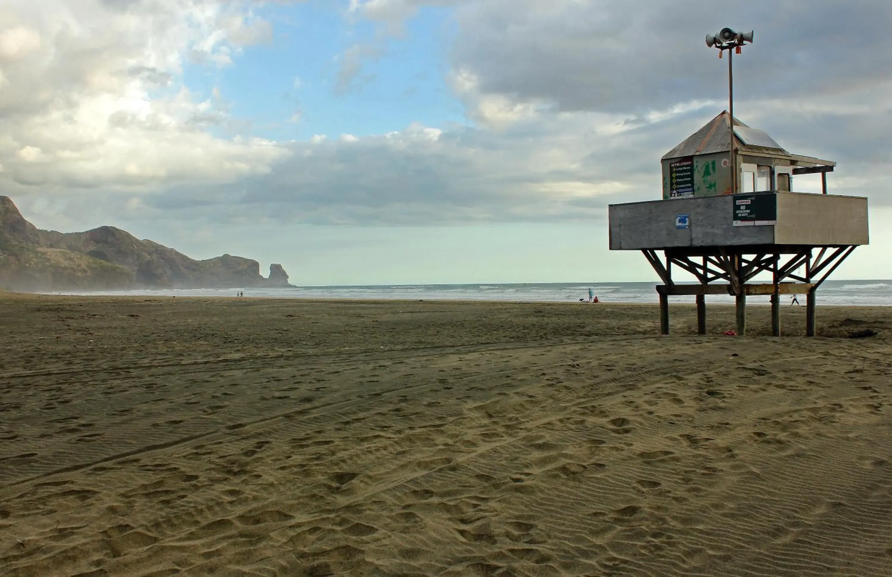 Nearby landmark, Beach in Maison de Rose