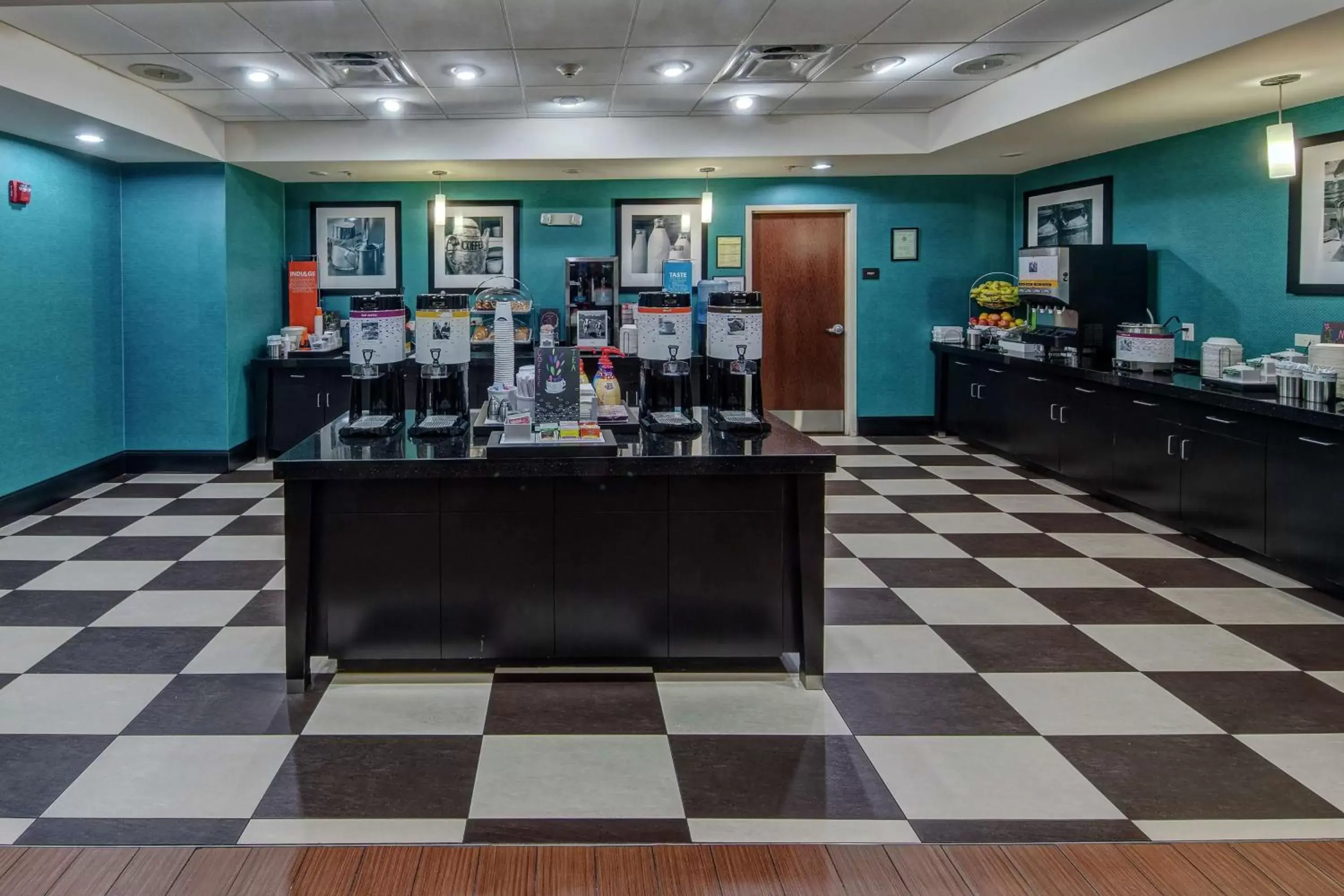 Dining area in Hampton Inn & Suites Clarksville