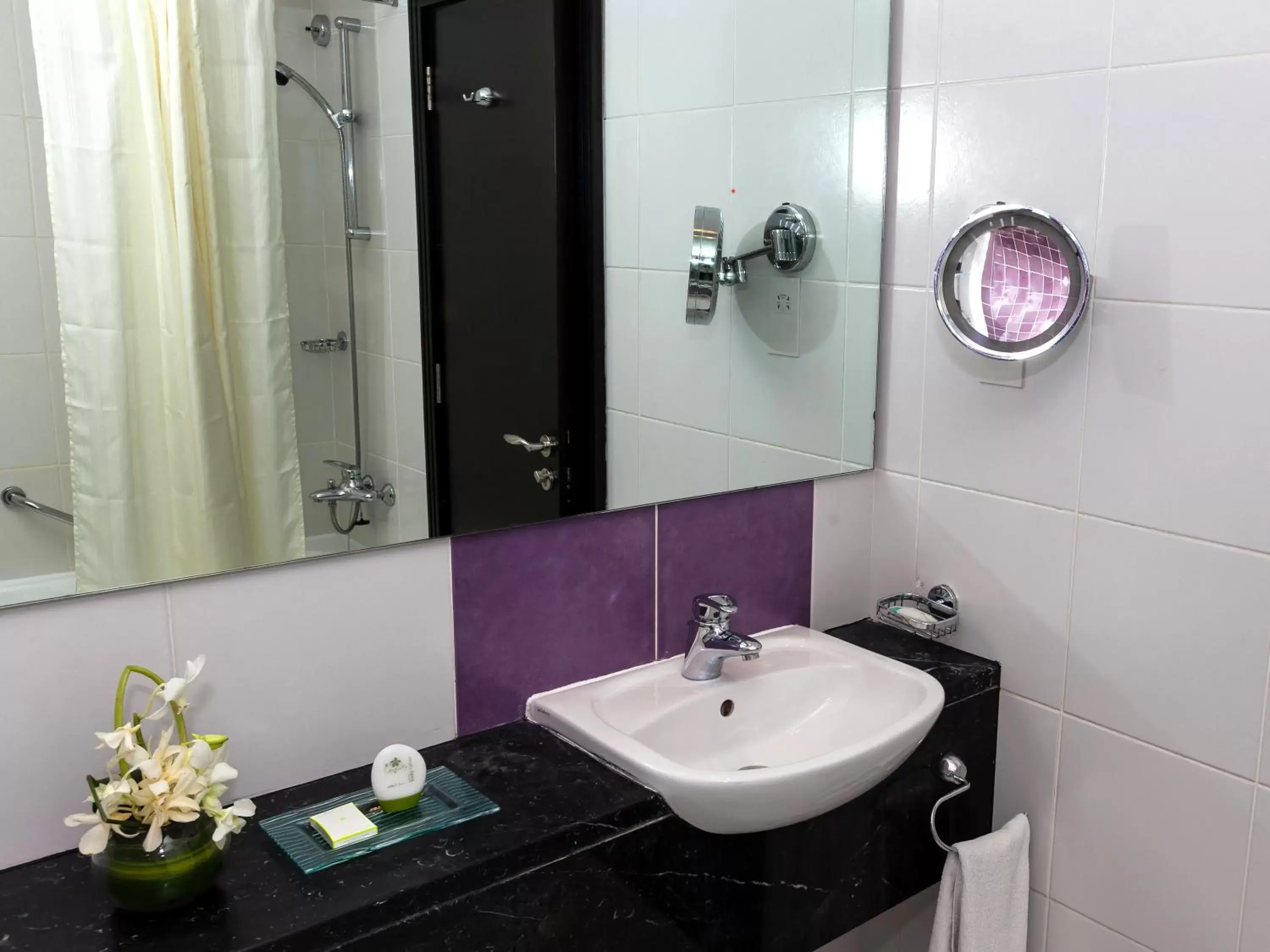 Toilet, Bathroom in Flora Creek Deluxe Hotel Apartments