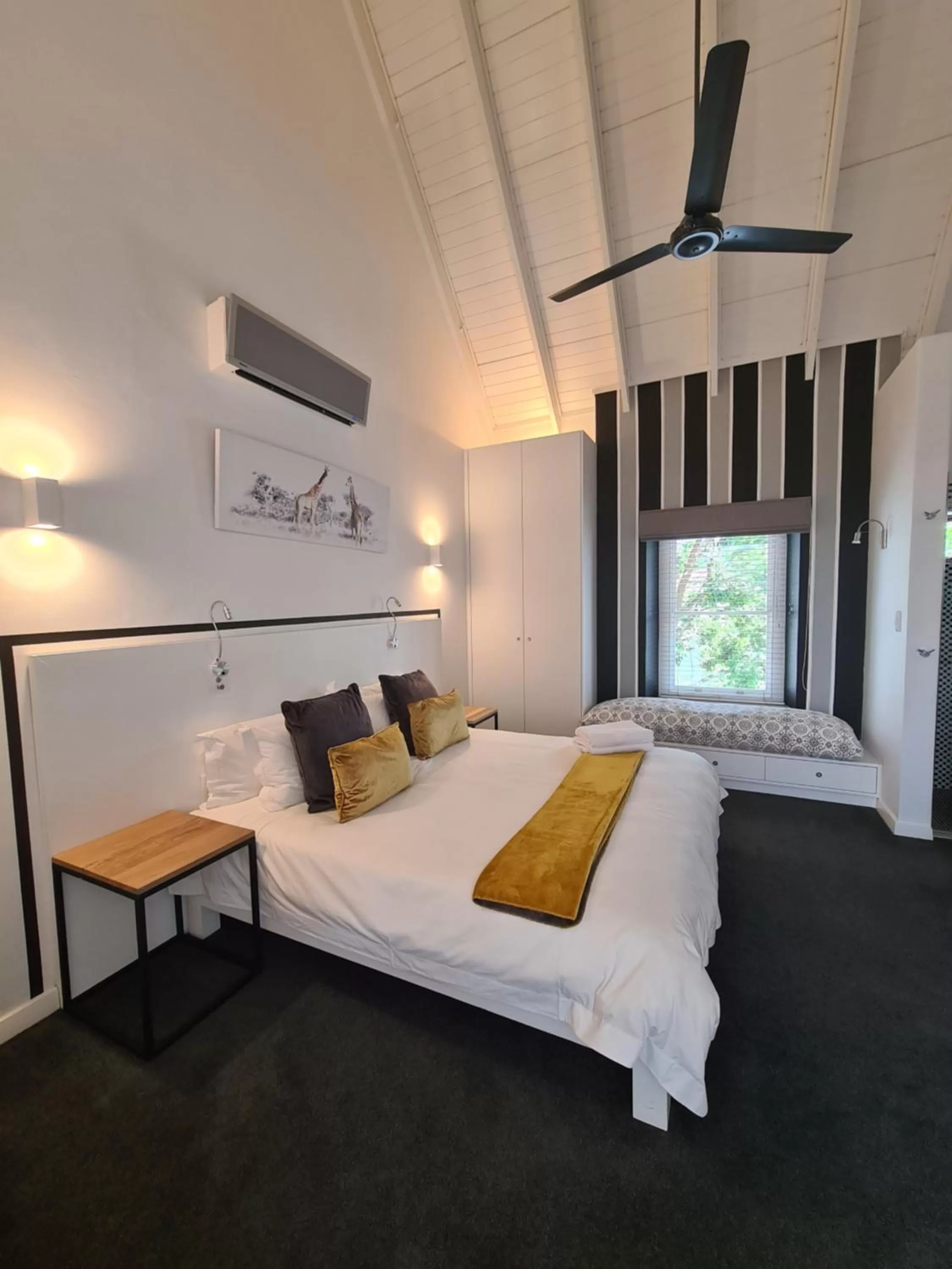 Bedroom, Bed in Boschenmeer House