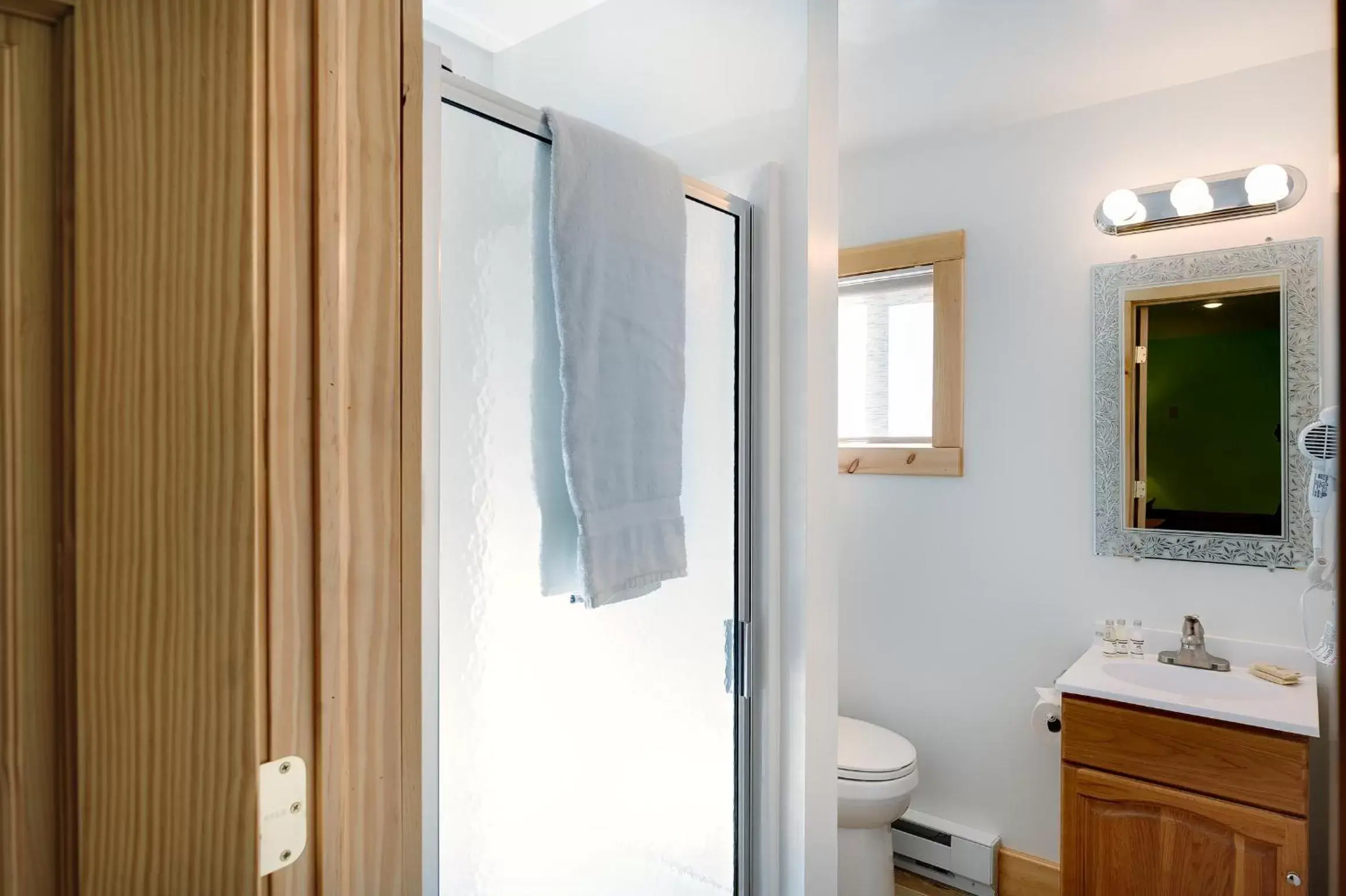 Toilet, Bathroom in Cobble Mountain Lodge