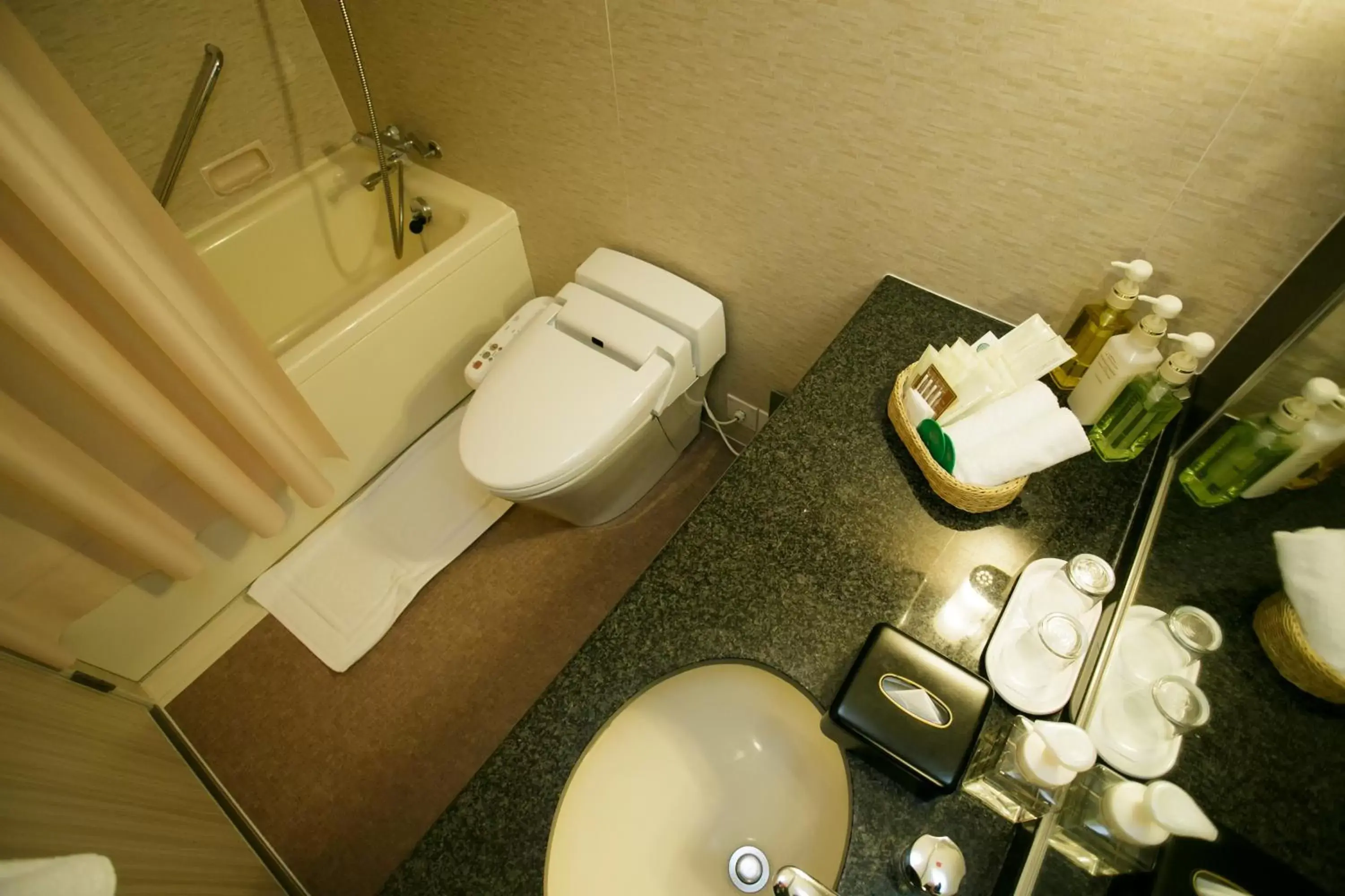Bathroom in Nagoya Tokyu Hotel