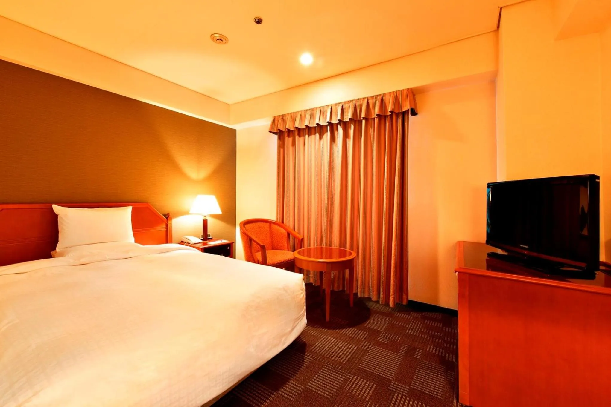 Photo of the whole room, Bed in ANA Crowne Plaza Hotel Nagasaki Gloverhill by IHG