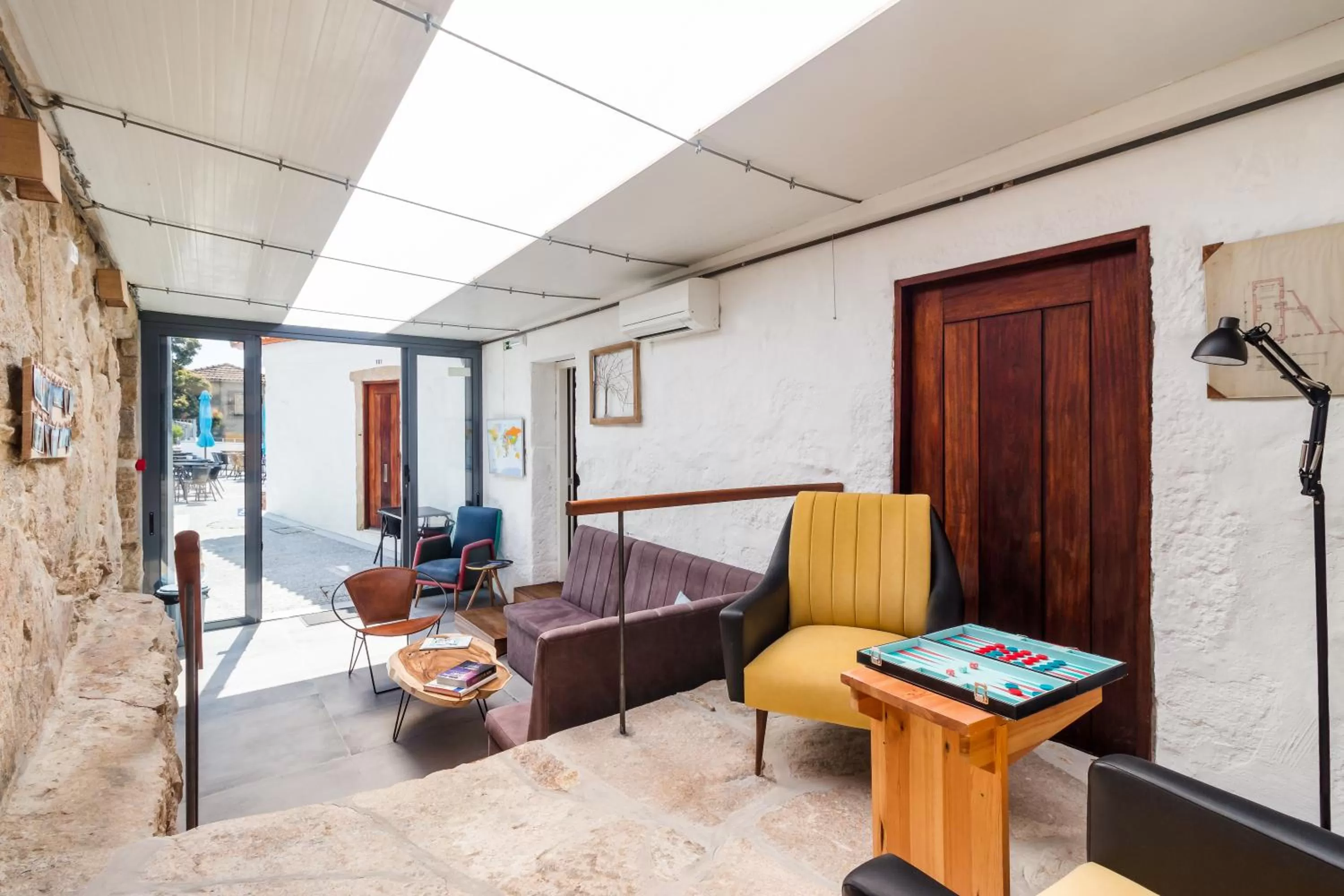 Seating area in Bridge It - Suites & Views