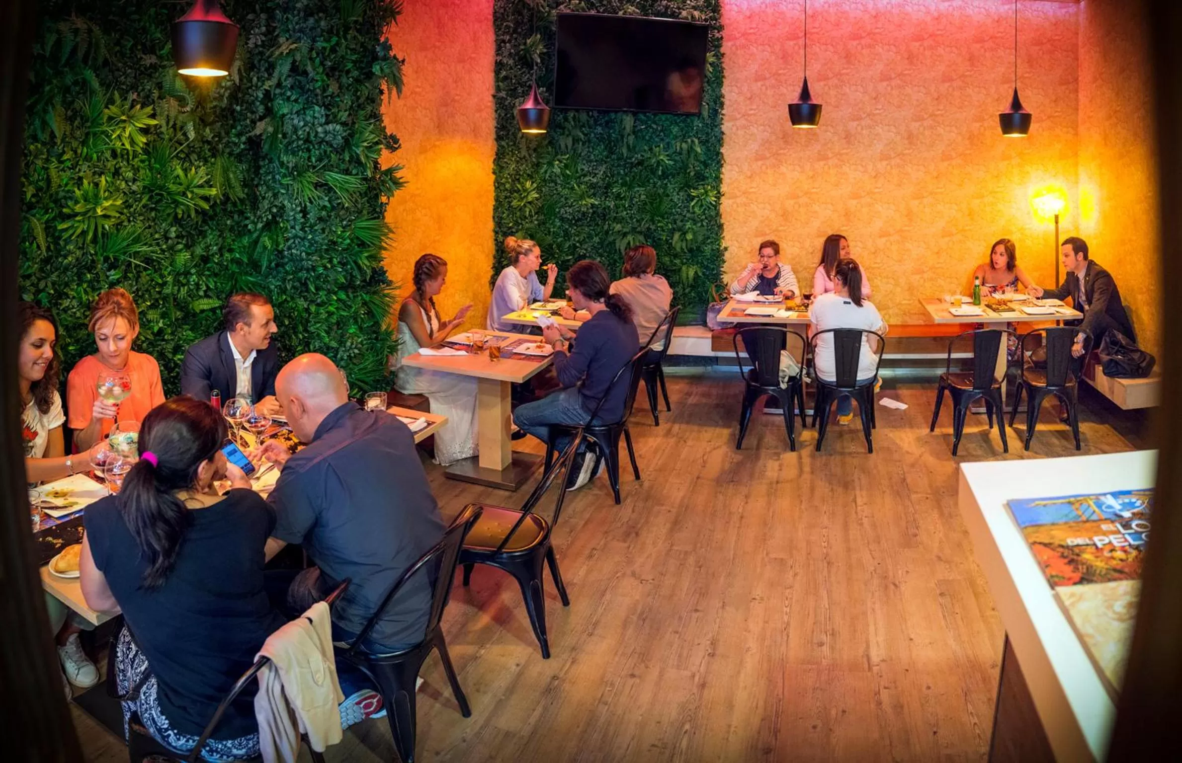 Restaurant/places to eat in Hotel Fruela