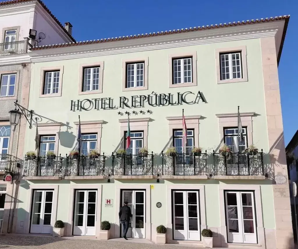 Property Building in Hotel República