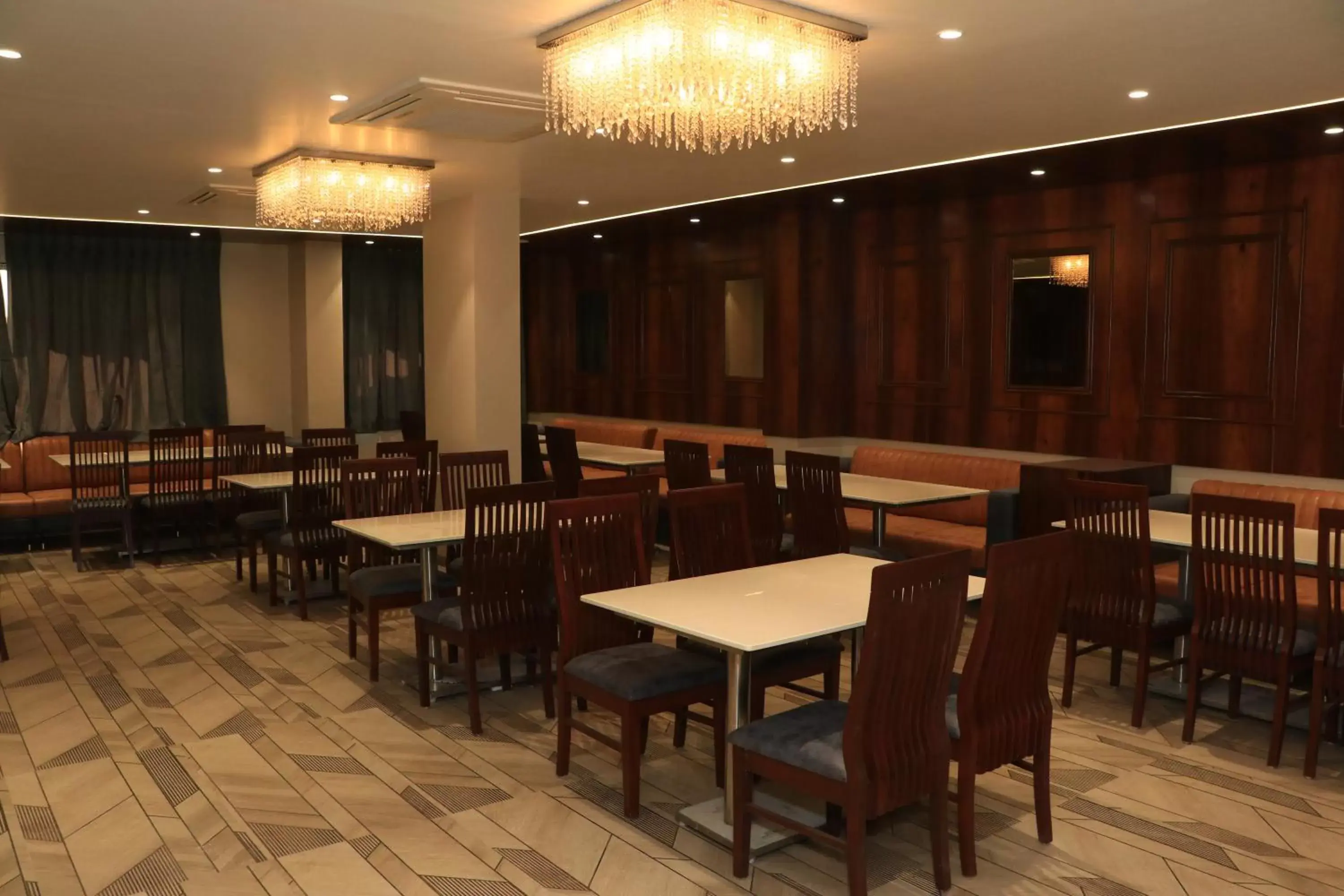 Restaurant/places to eat in Hotel Rudra Royals Restaurant/places to eat in Hotel Rudra Royals