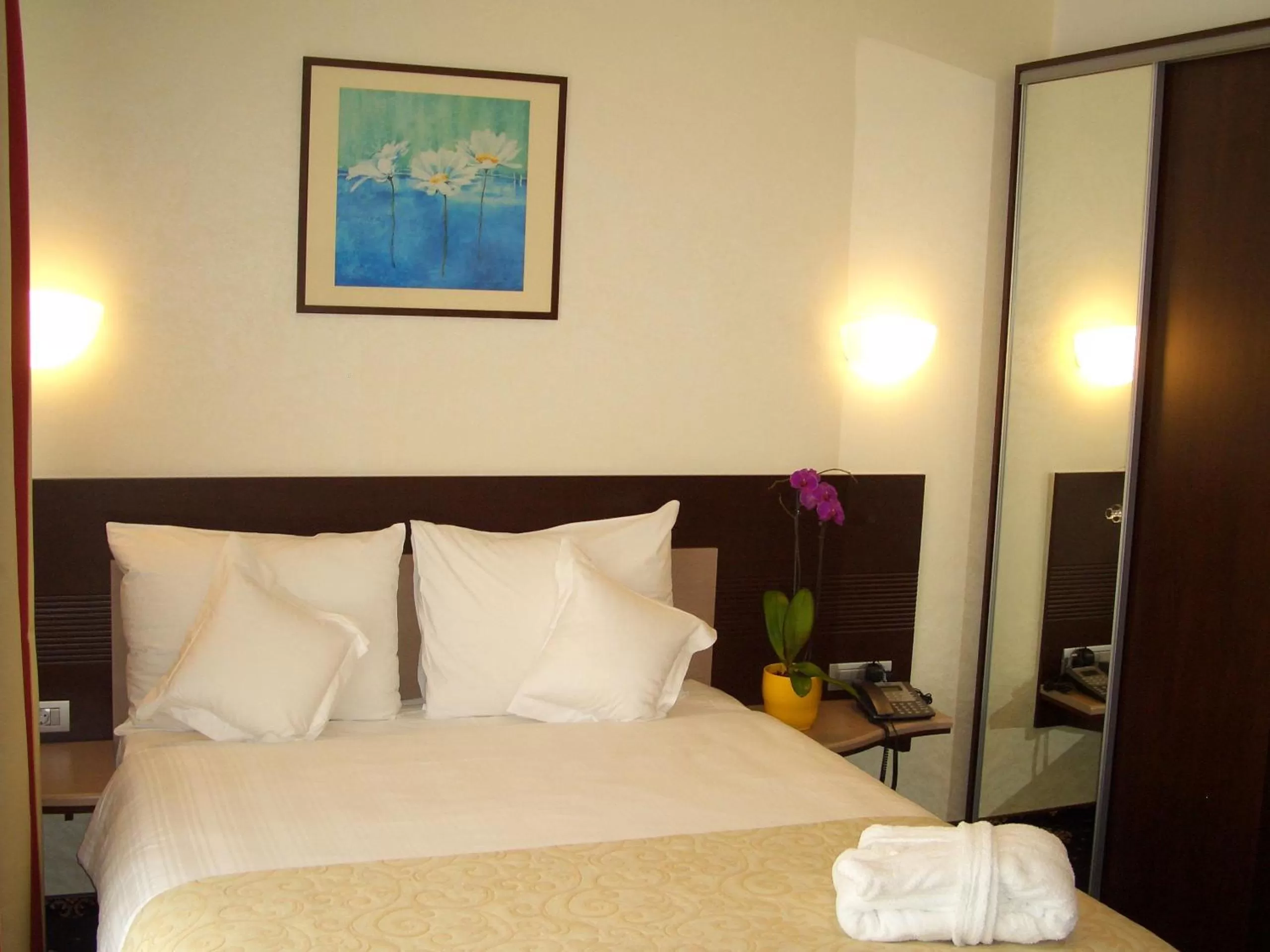 Bed in Hotel Berthelot