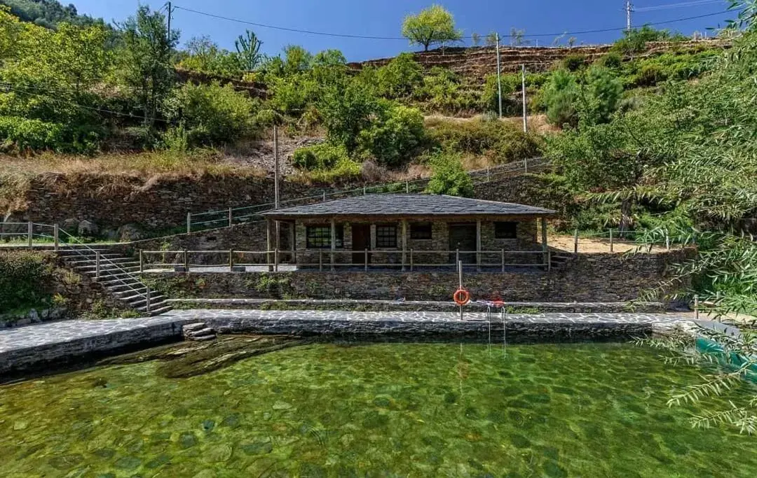 Property Building in Fonte d' Amandos