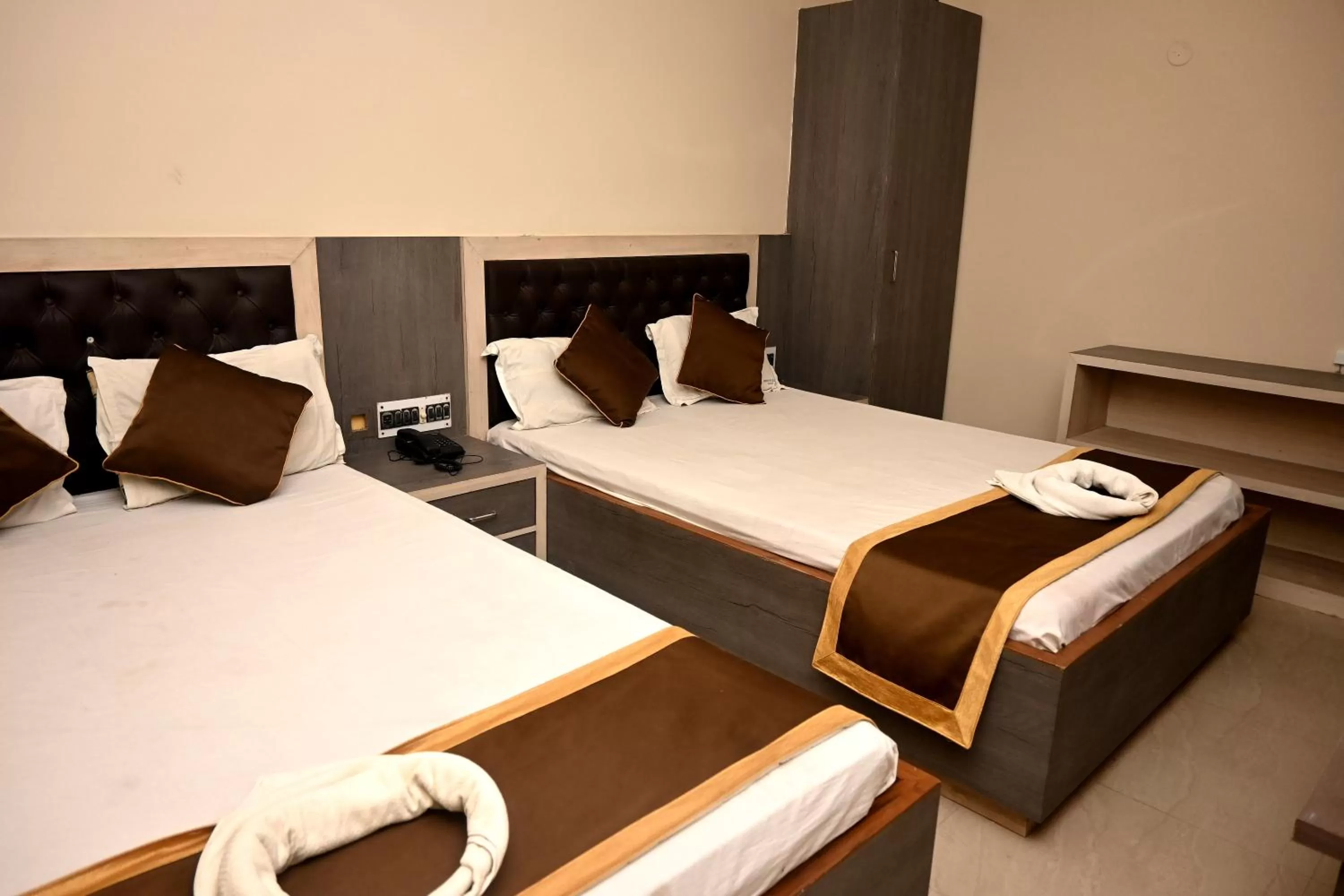 Photo of the whole room, Bed in Royal Sea View