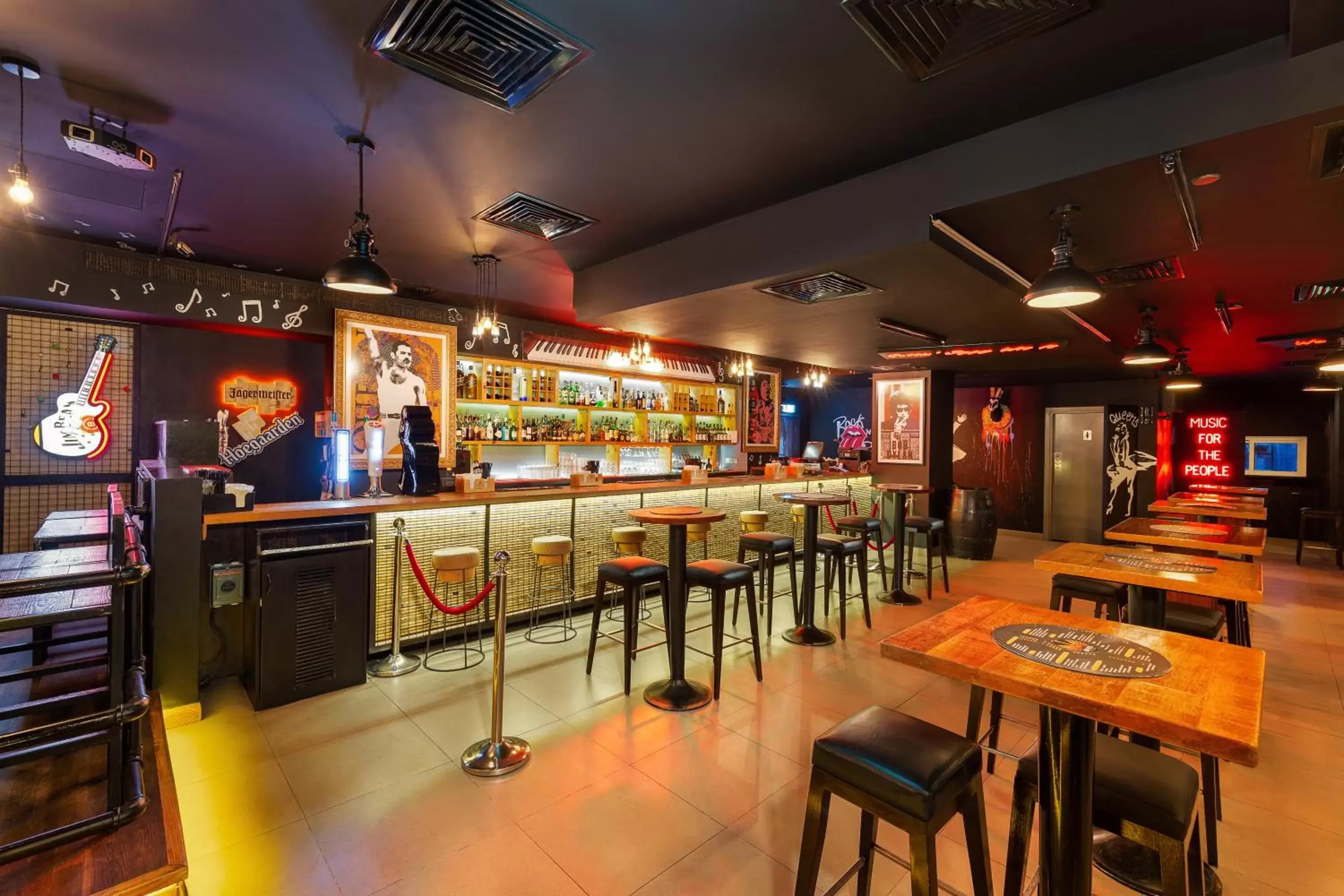 Restaurant/places to eat, Lounge/Bar in Citymax Hotel Al Barsha at the Mall