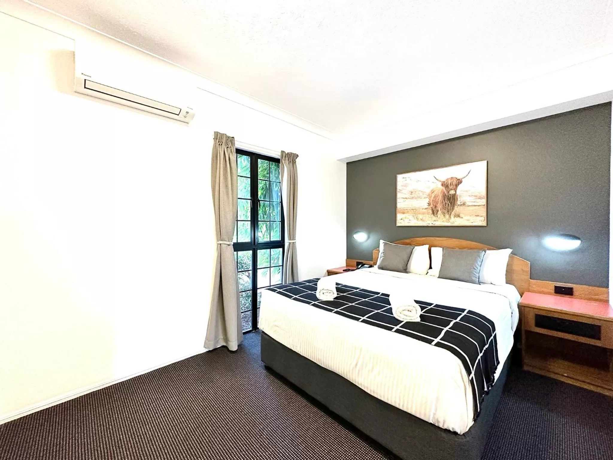 Bed in Mackay Resort Motel