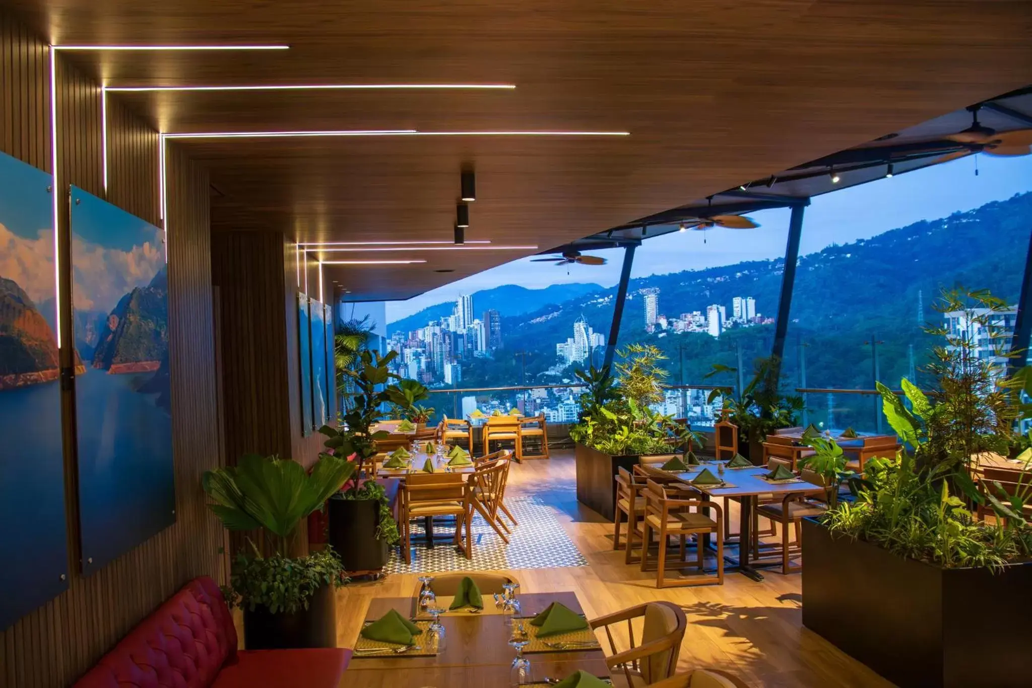 Restaurant/Places to Eat in Holiday Inn Bucaramanga Cacique, an IHG Hotel