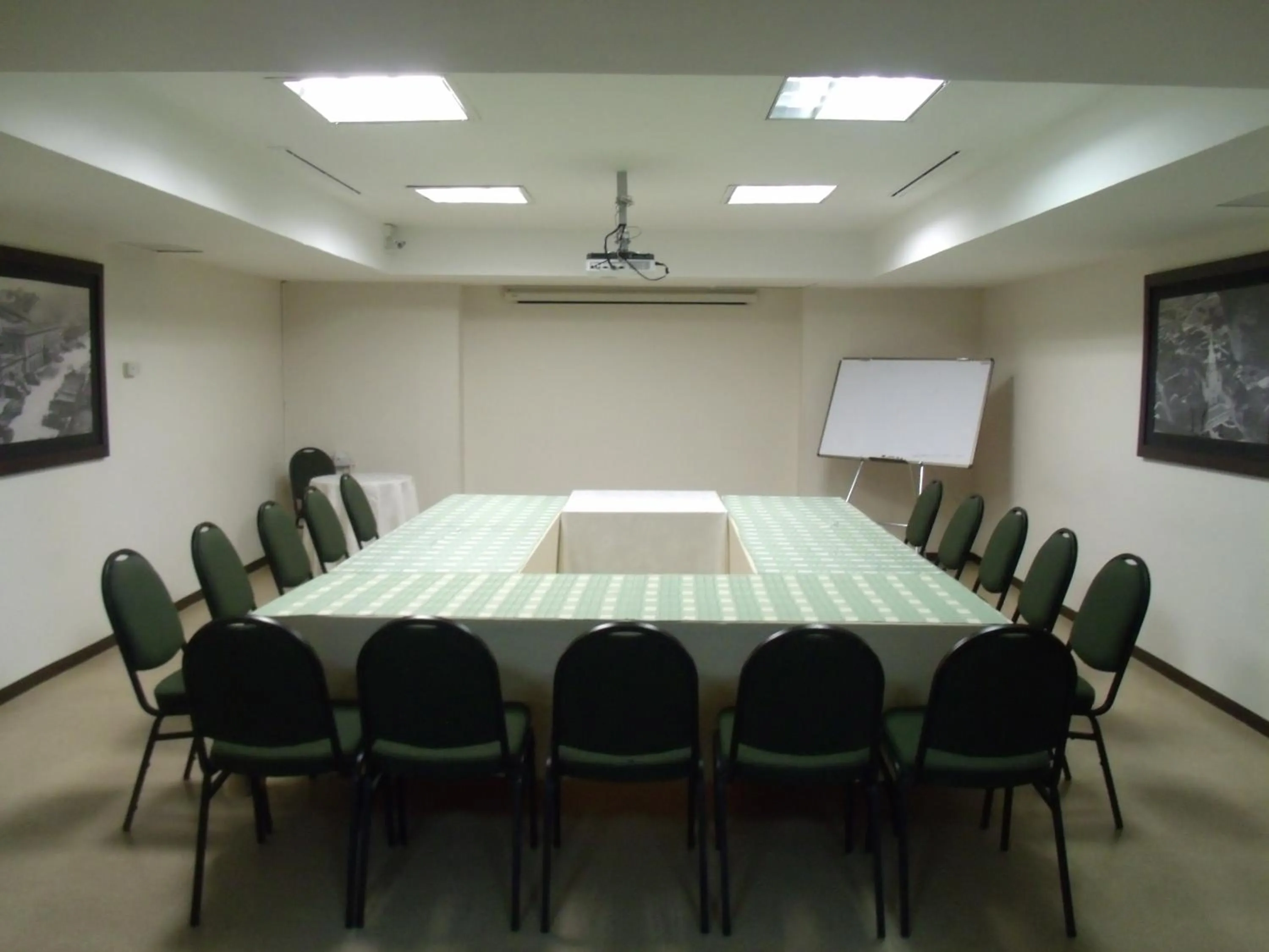 Business facilities in Armenia Hotel
