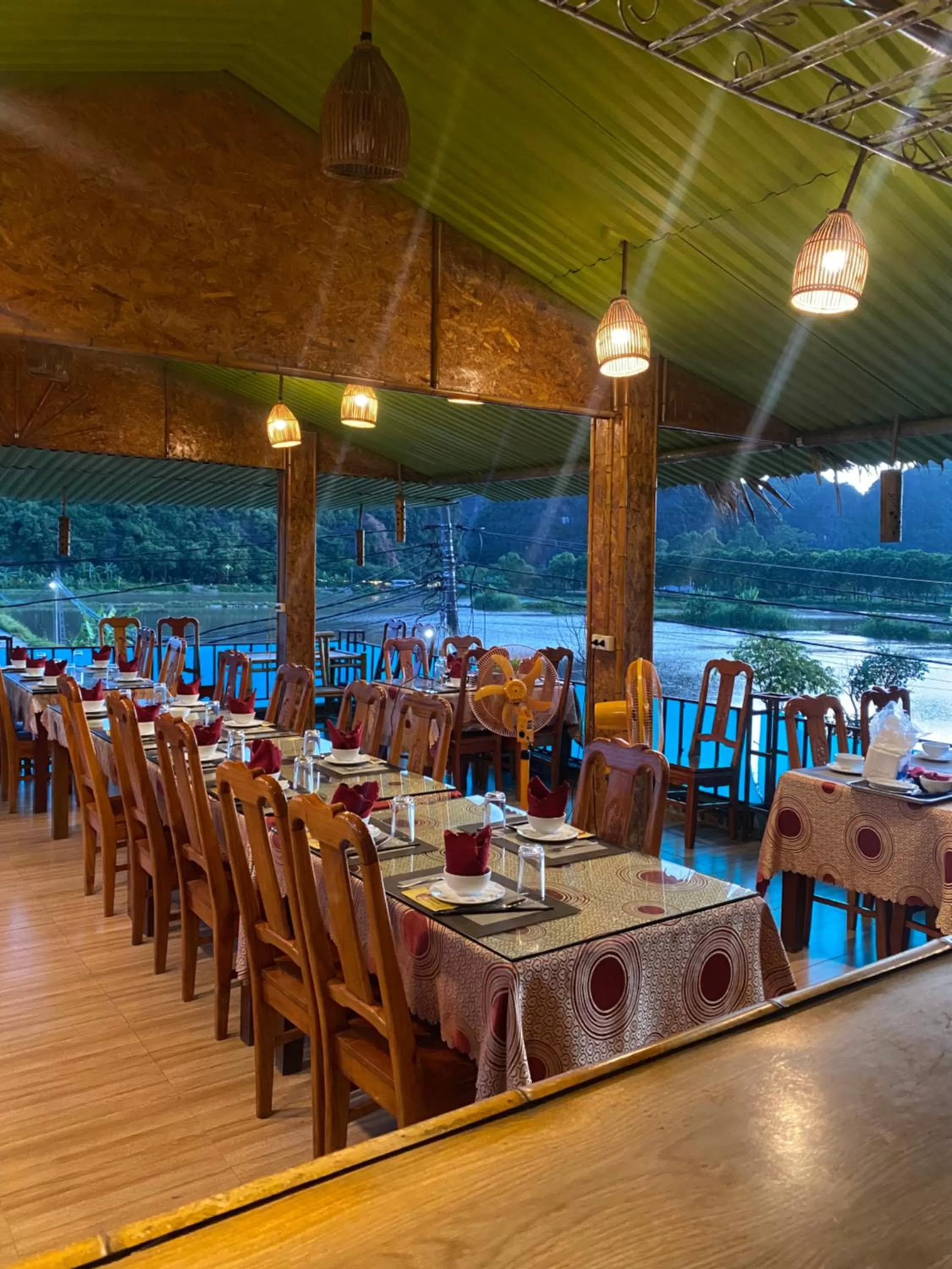 Restaurant/places to eat in Tam Coc Wonderland Bungalow