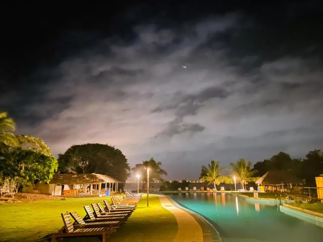 Swimming pool in Amaluna Resorts Swimming pool in Amaluna Resorts