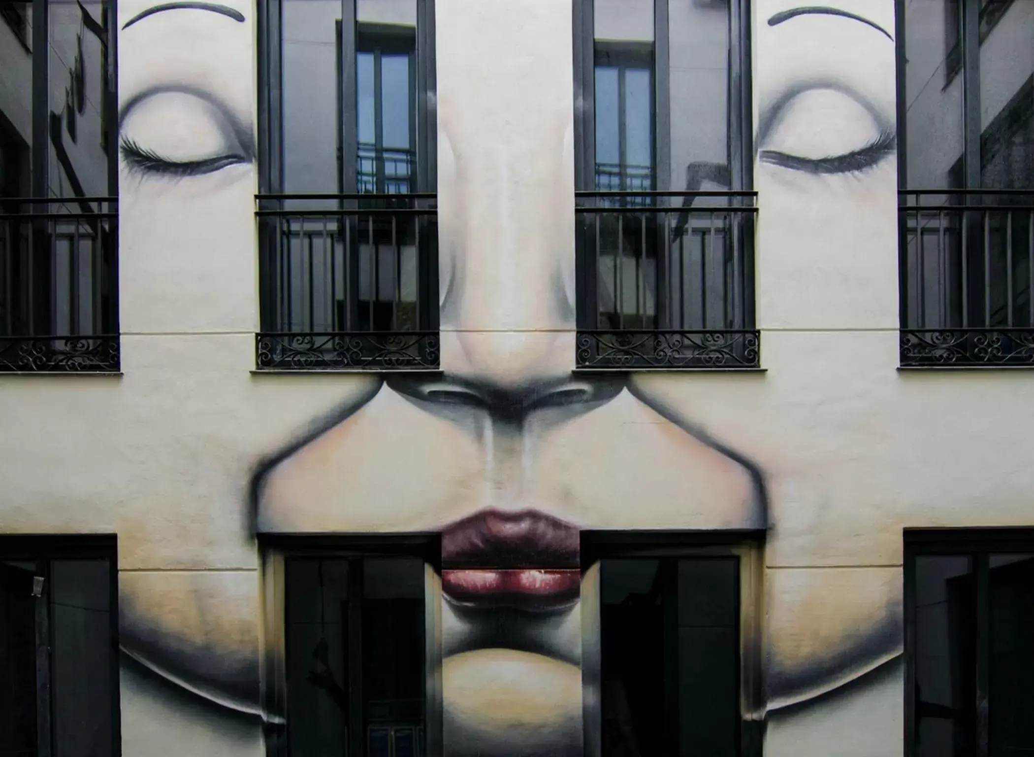 Property building in One Shot Recoletos Property building in One Shot Recoletos