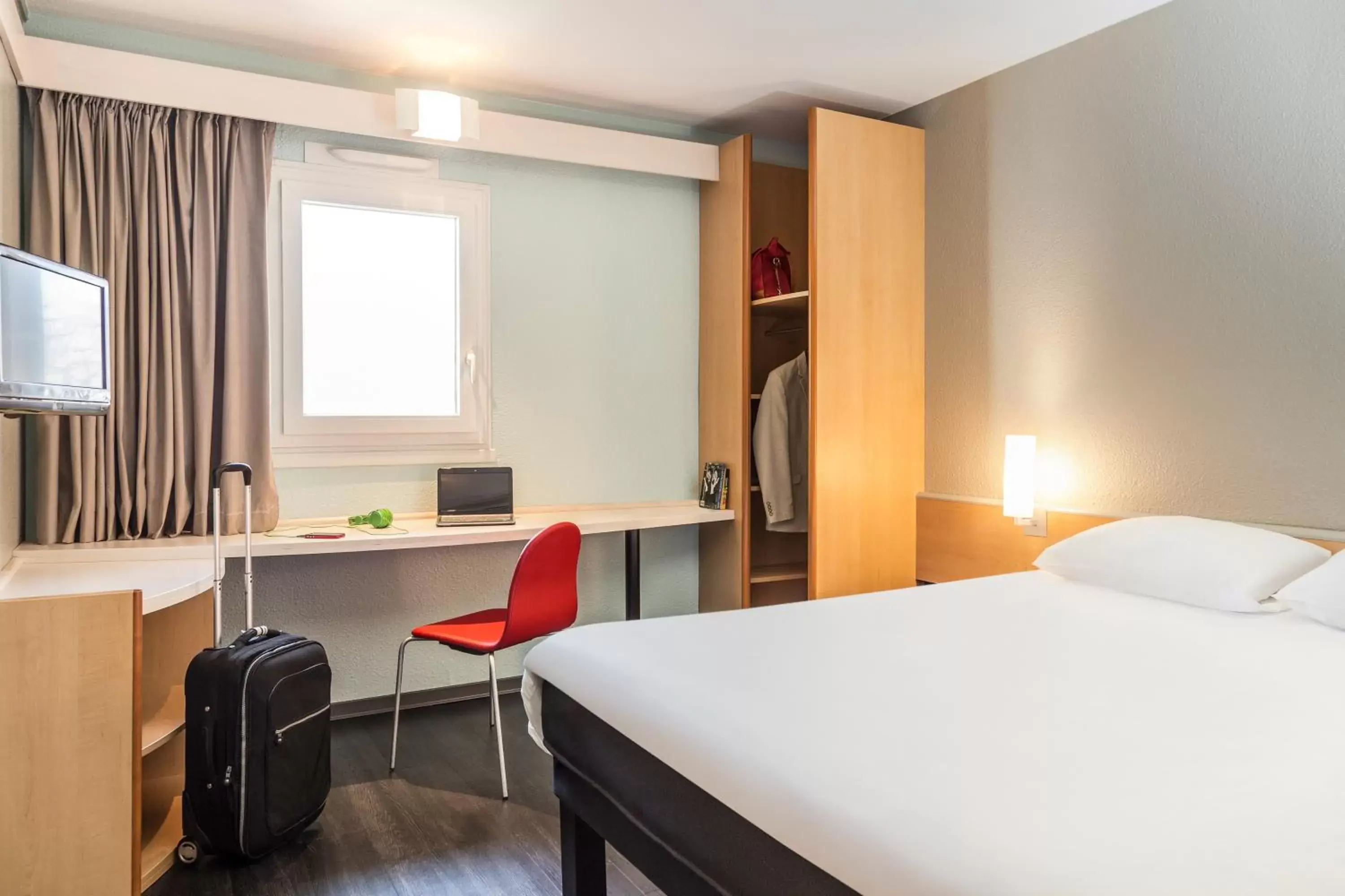 Superior Room in ibis Thonon Centre