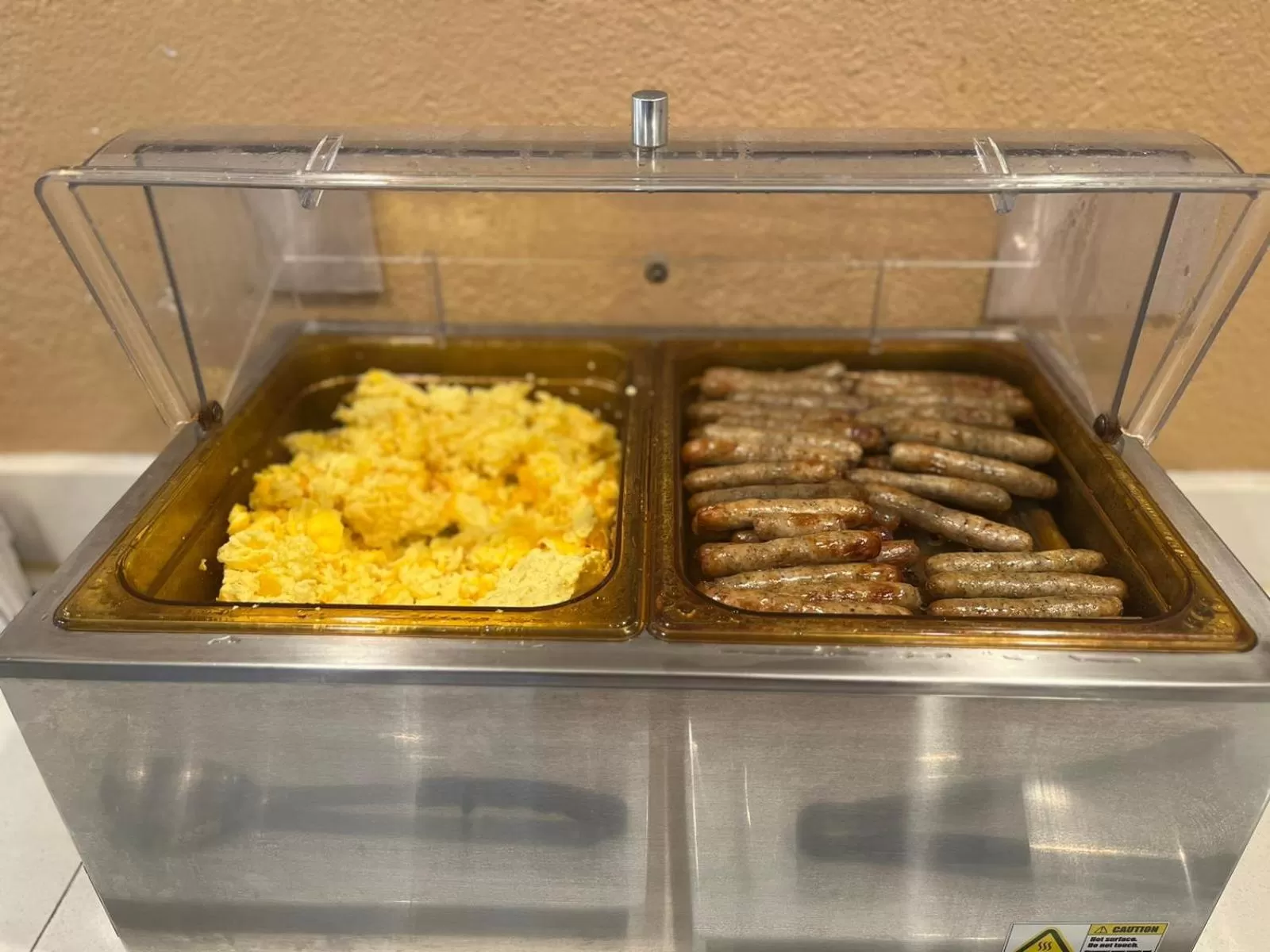 Buffet breakfast in MorningGlory Inn & Suites