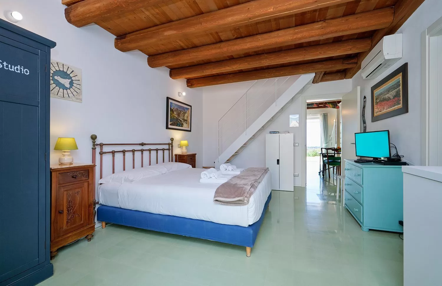 Photo of the whole room, Bed in Petrantica Resort