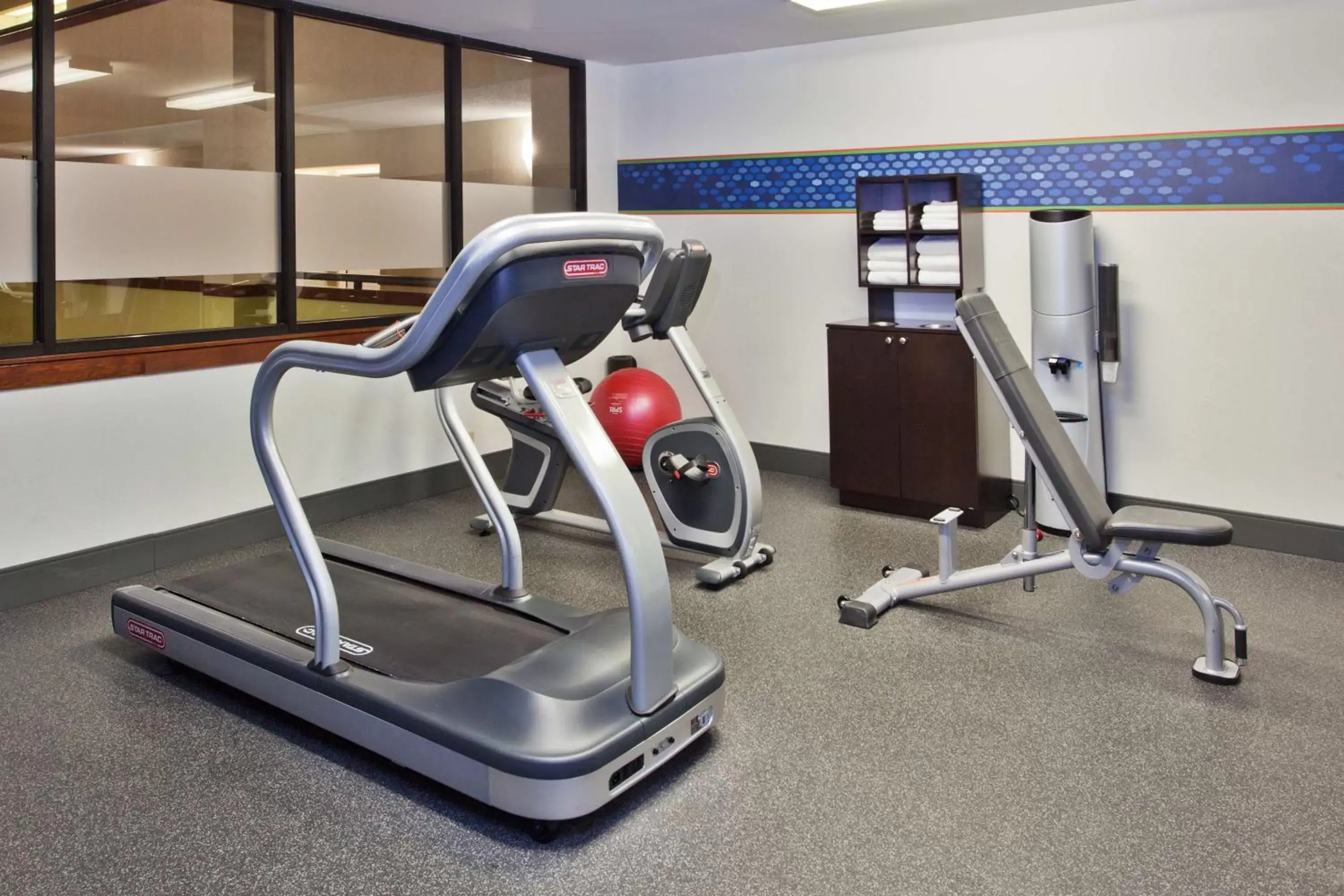 Fitness centre/facilities in Hampton Inn Bremen Fitness centre/facilities in Hampton Inn Bremen